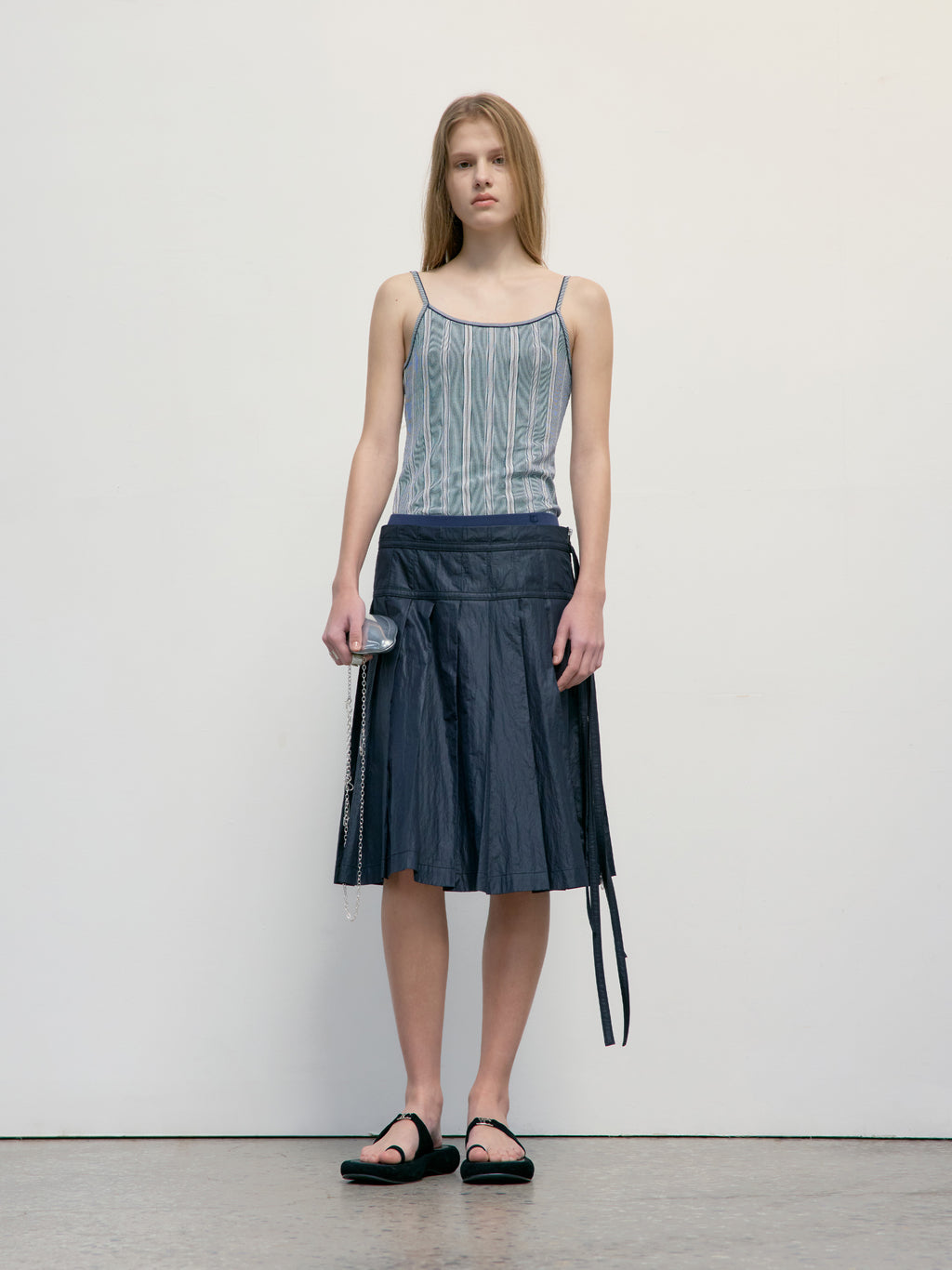 [low_classic] Pleated Zipper Skirt
Black