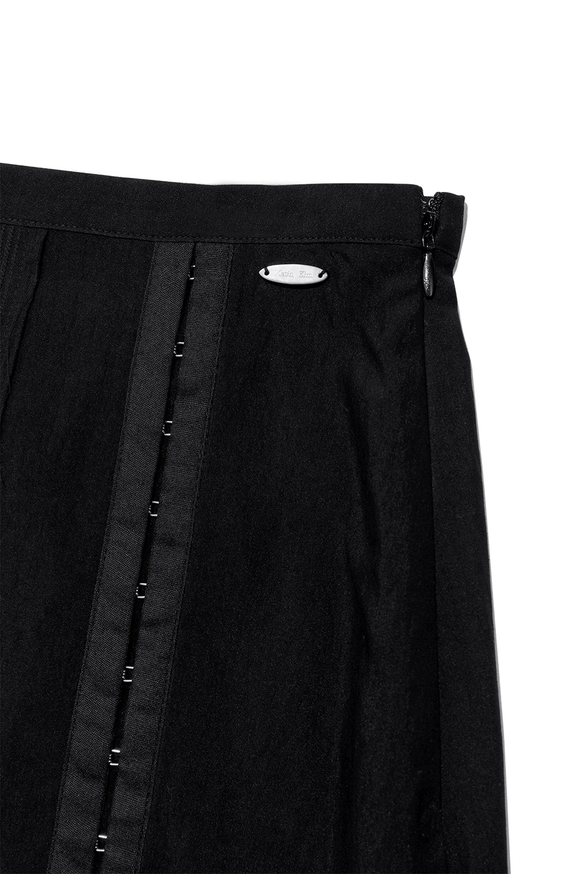 [matinkim] HOOK AND EYE STRING LONG SKIRT IN BLACK