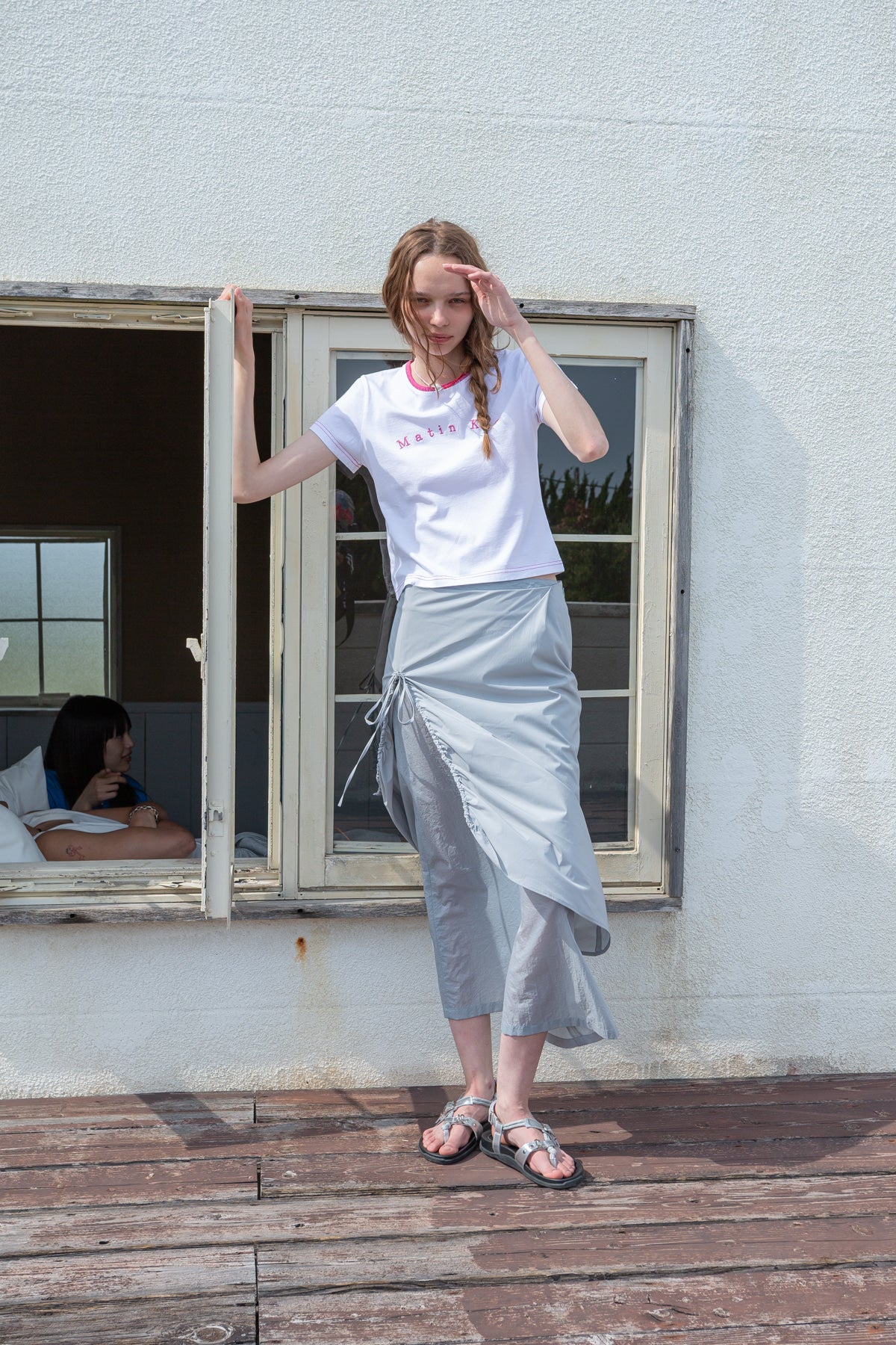 [matinkim] COLOR POINT ARCH LOGO TOP IN WHITE