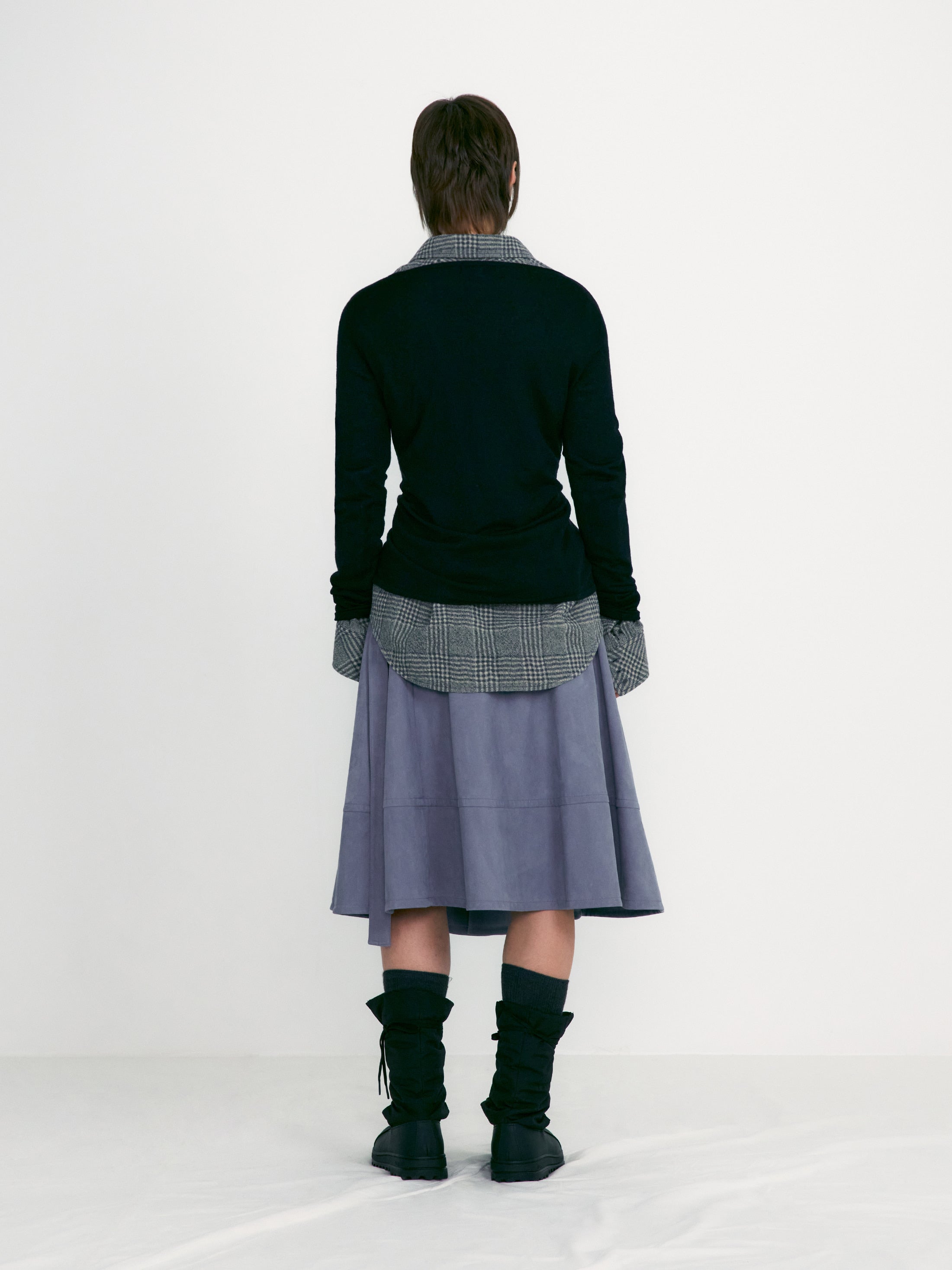 [low_classic] U Neck Knitted Top
Black