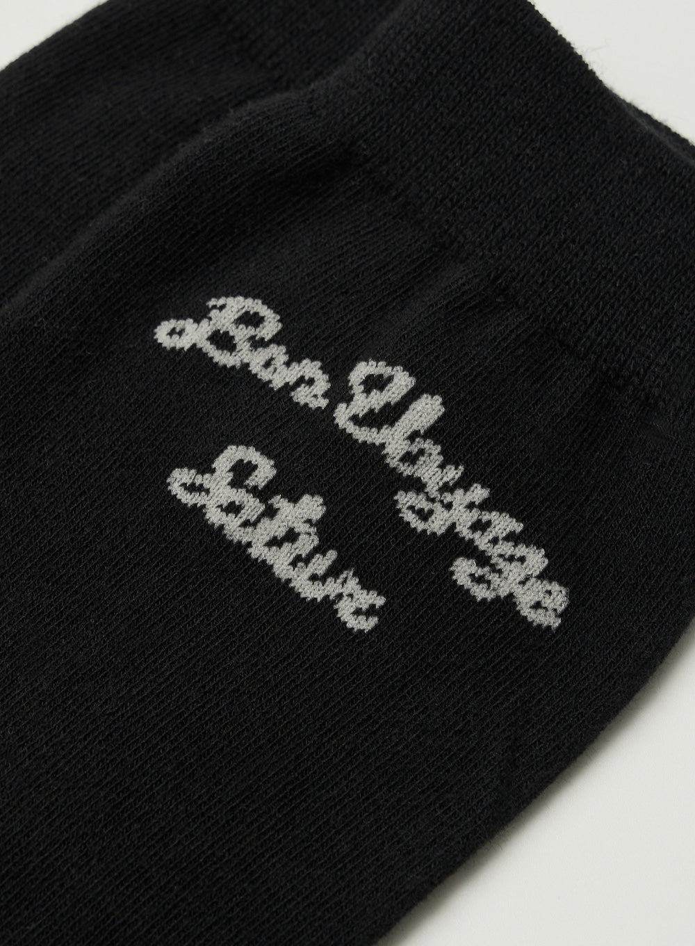[satur] Bon Voyage Plain Socks - Black Cream