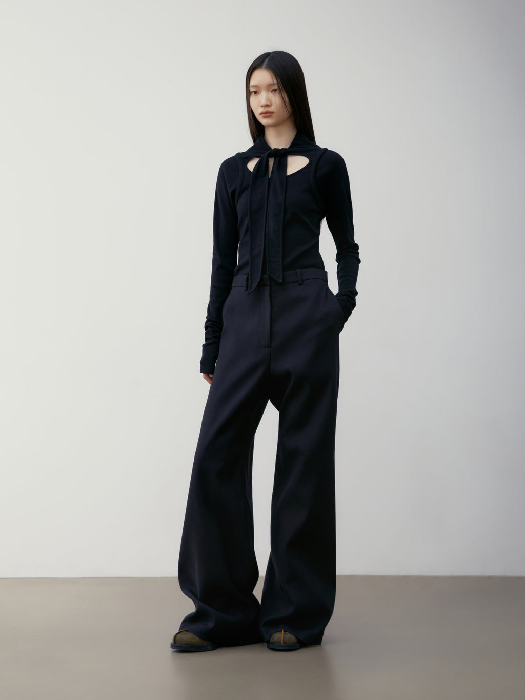 [low_classic] SCARF JERSEY TOP
BLACK