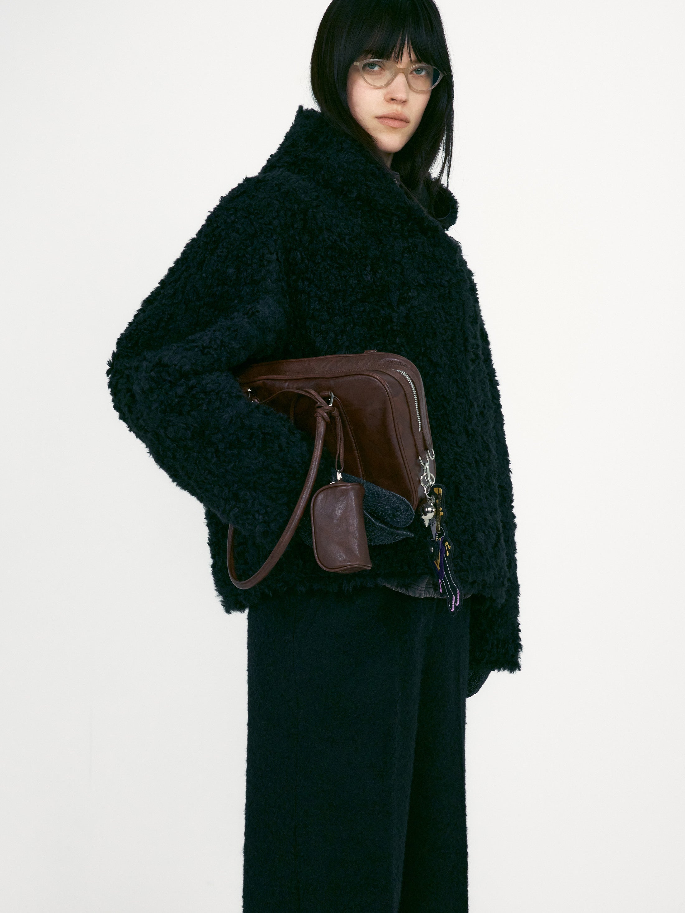 [low_classic] Reversible Duffle Short Coat - Fur
Black