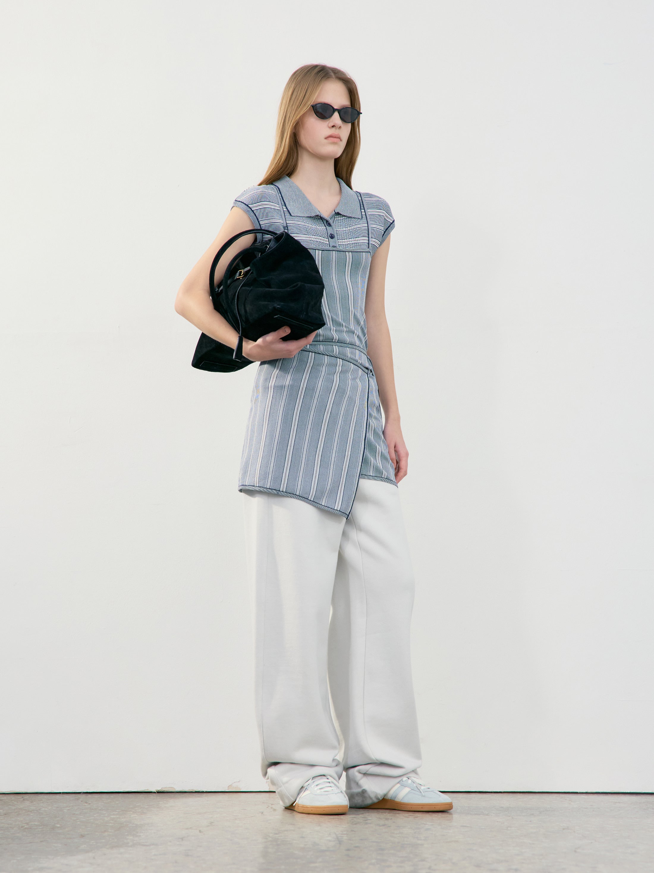 [low_classic] HARICOT BAG
BLACK SUEDE