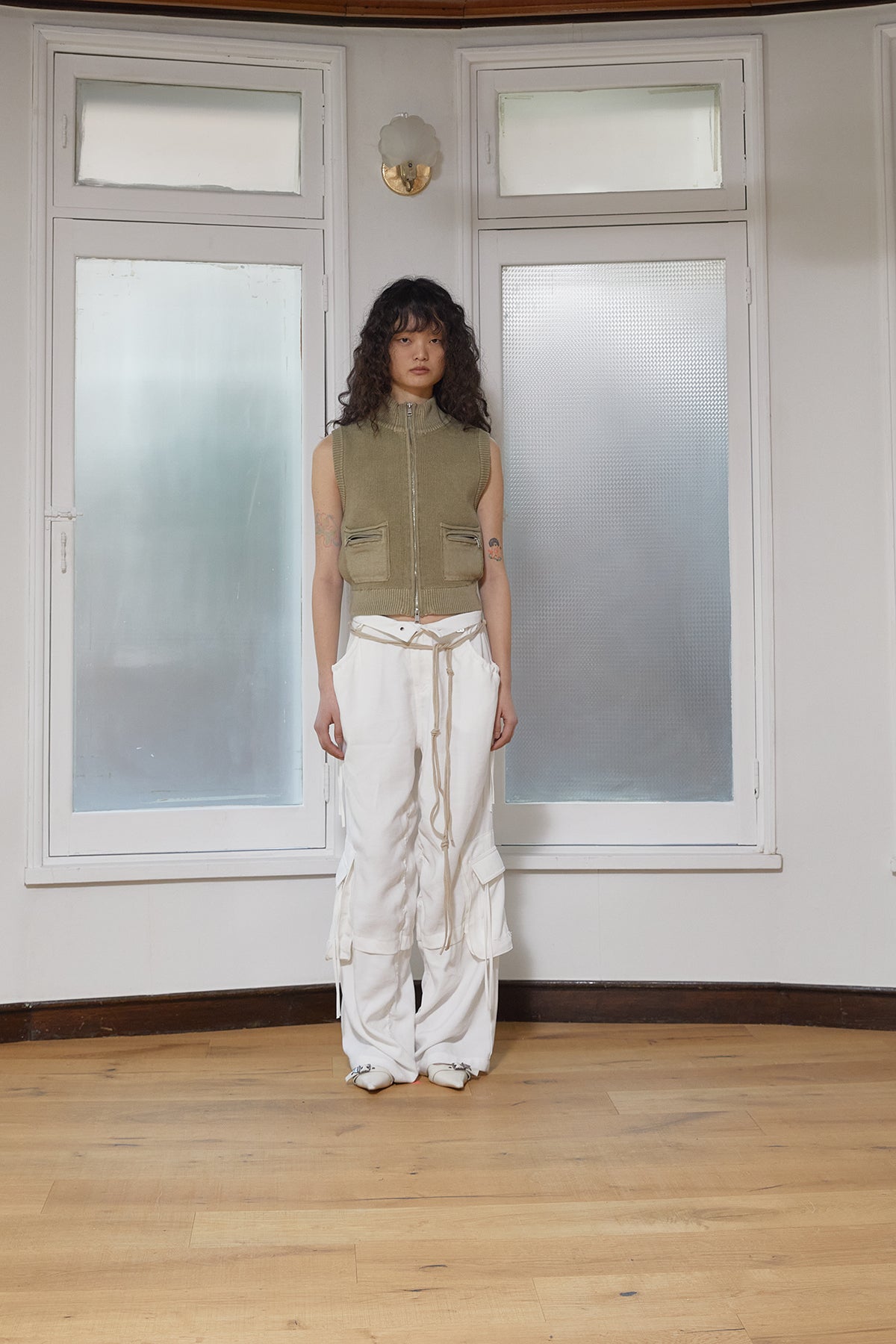 [matinkim] LOGO POINT WASHED KNIT VEST FOR WOMEN IN LIGHT KHAKI