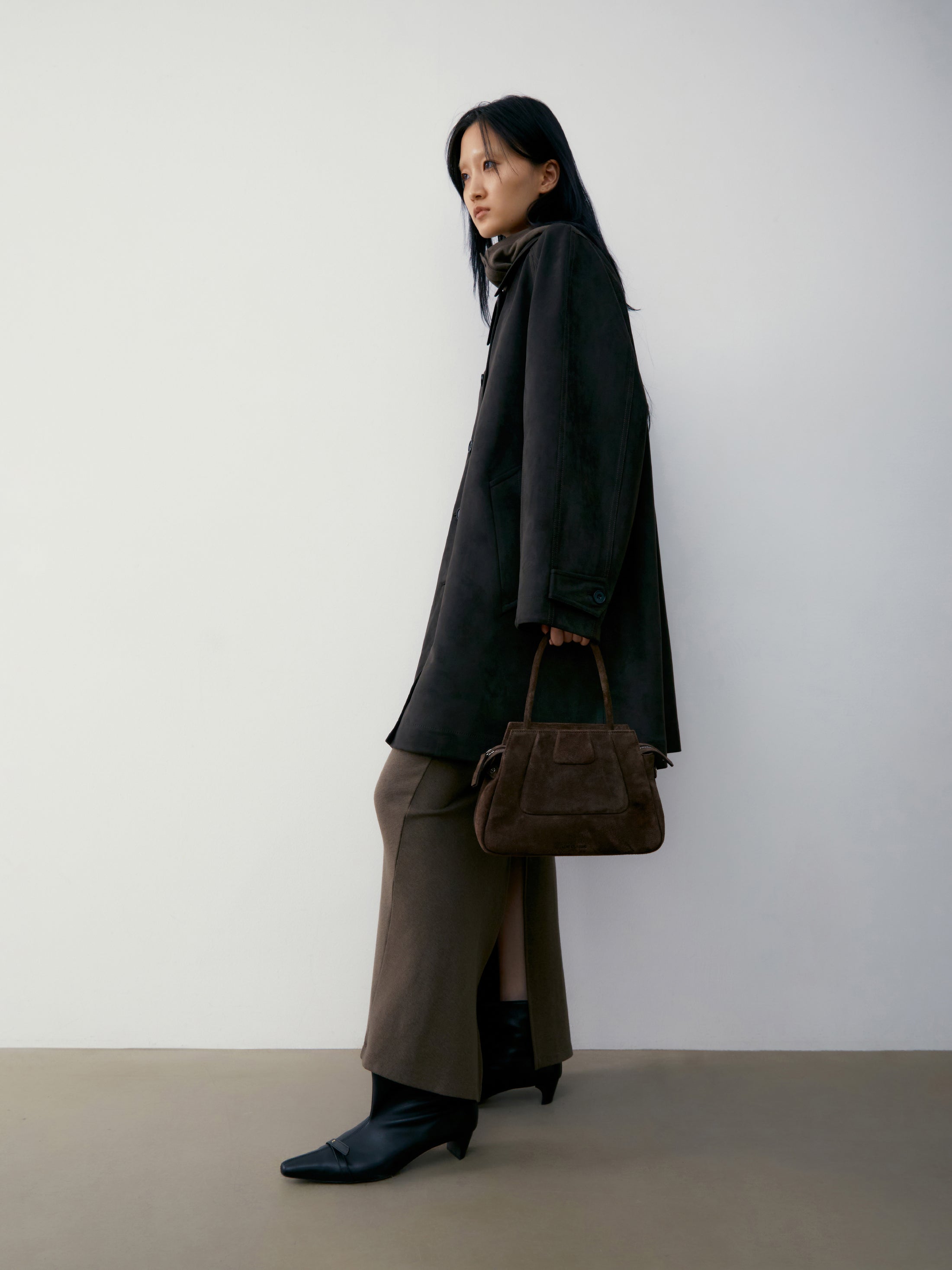 [low_classic] VINTAGE SUEDE SHOULDER BAG
BROWN