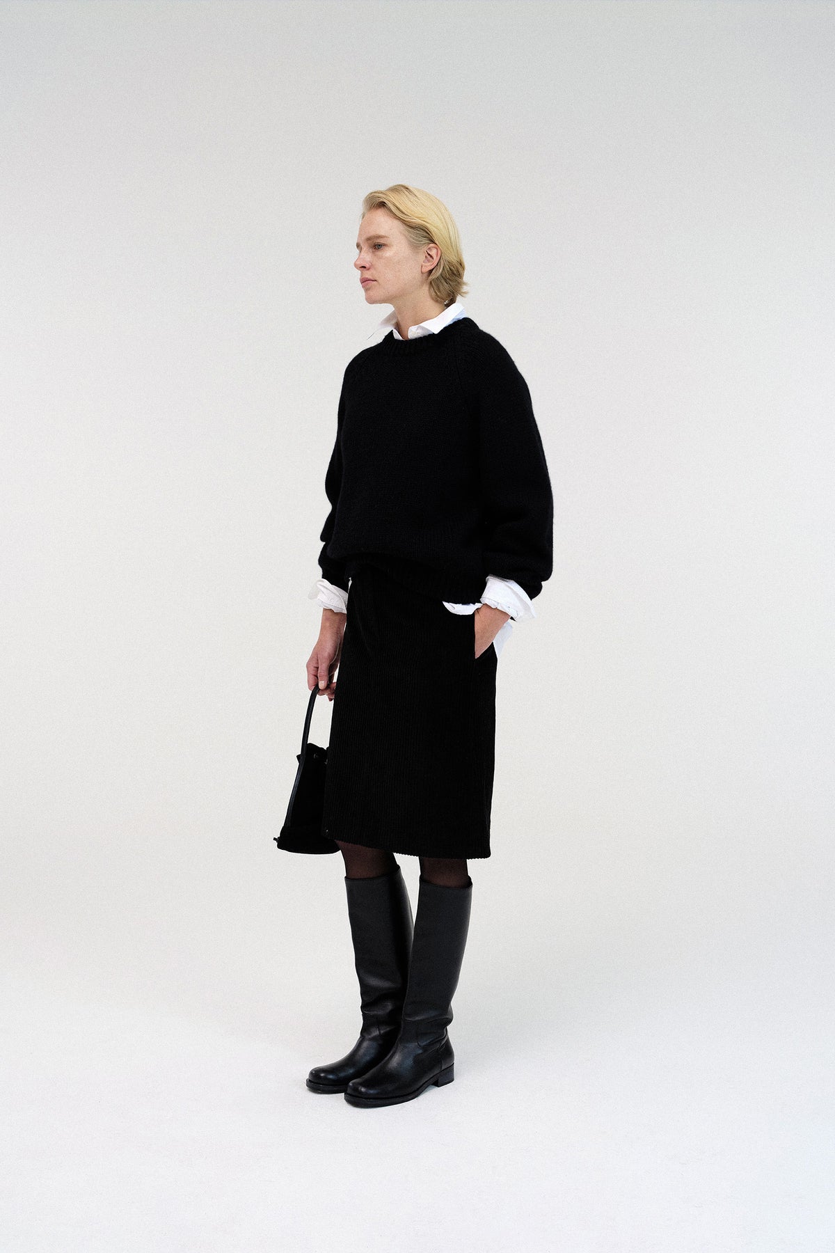 Nothing Written Corduroy h-line skirt (Black)