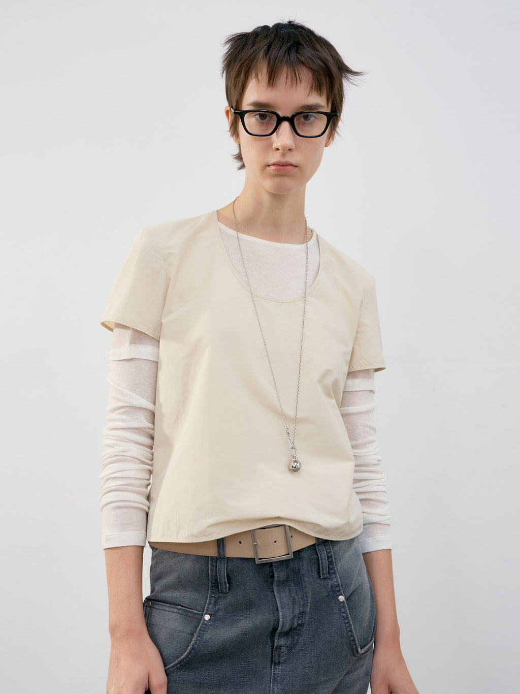 Low Classic U-Neck Logo Blouse Beige