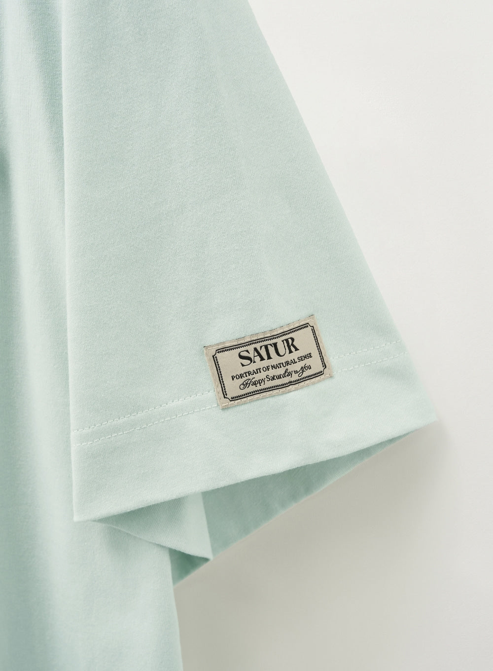 [satur] (W) Bon Voyage Raw-Cut Applique T-Shirt - Ice Blue