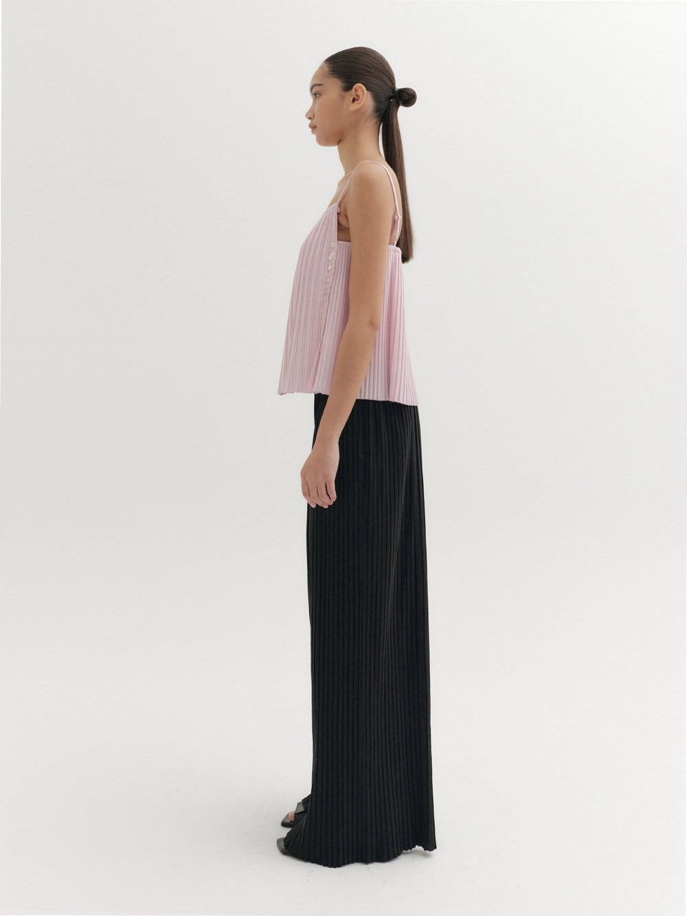 EENK Pleated Straight Pants - Black