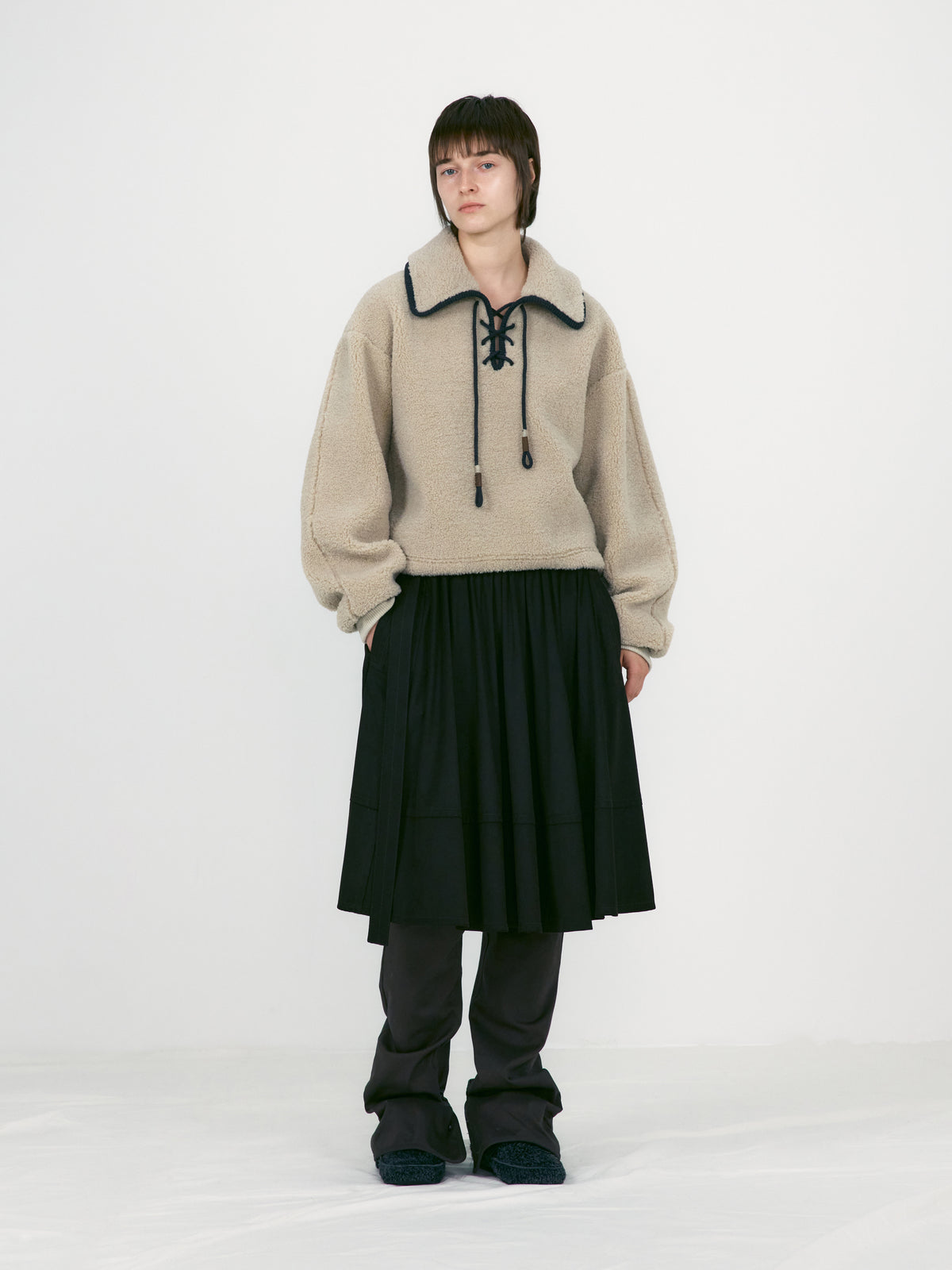 Low Classic Slit Hem Slim-Fit Pants Brown