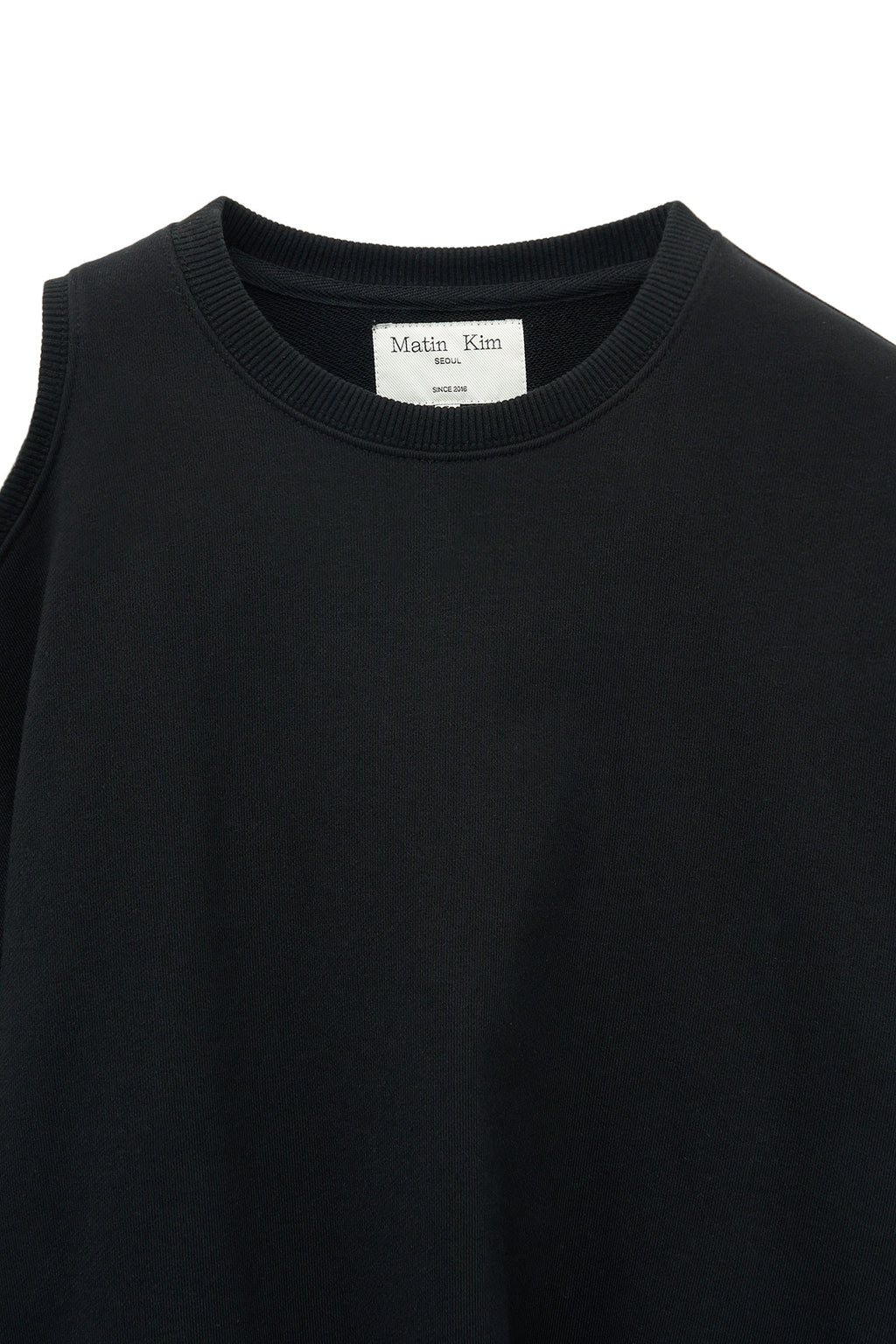 [matinkim] SHOULDER HOLE SWEATSHIRT IN BLACK