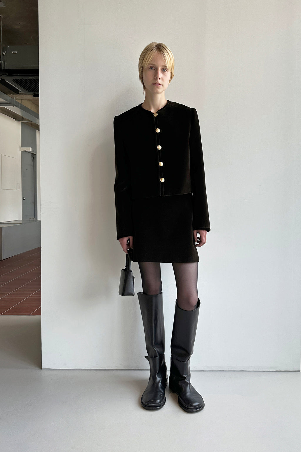 [low_classic] ROUND NECK JACKET
BROWN