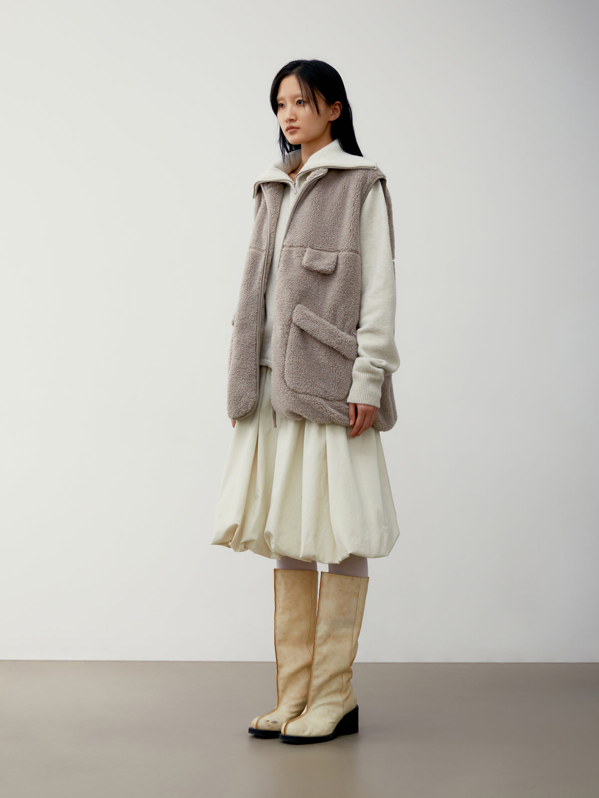 Low Classic Fleece Zip-Up Vest Beige
