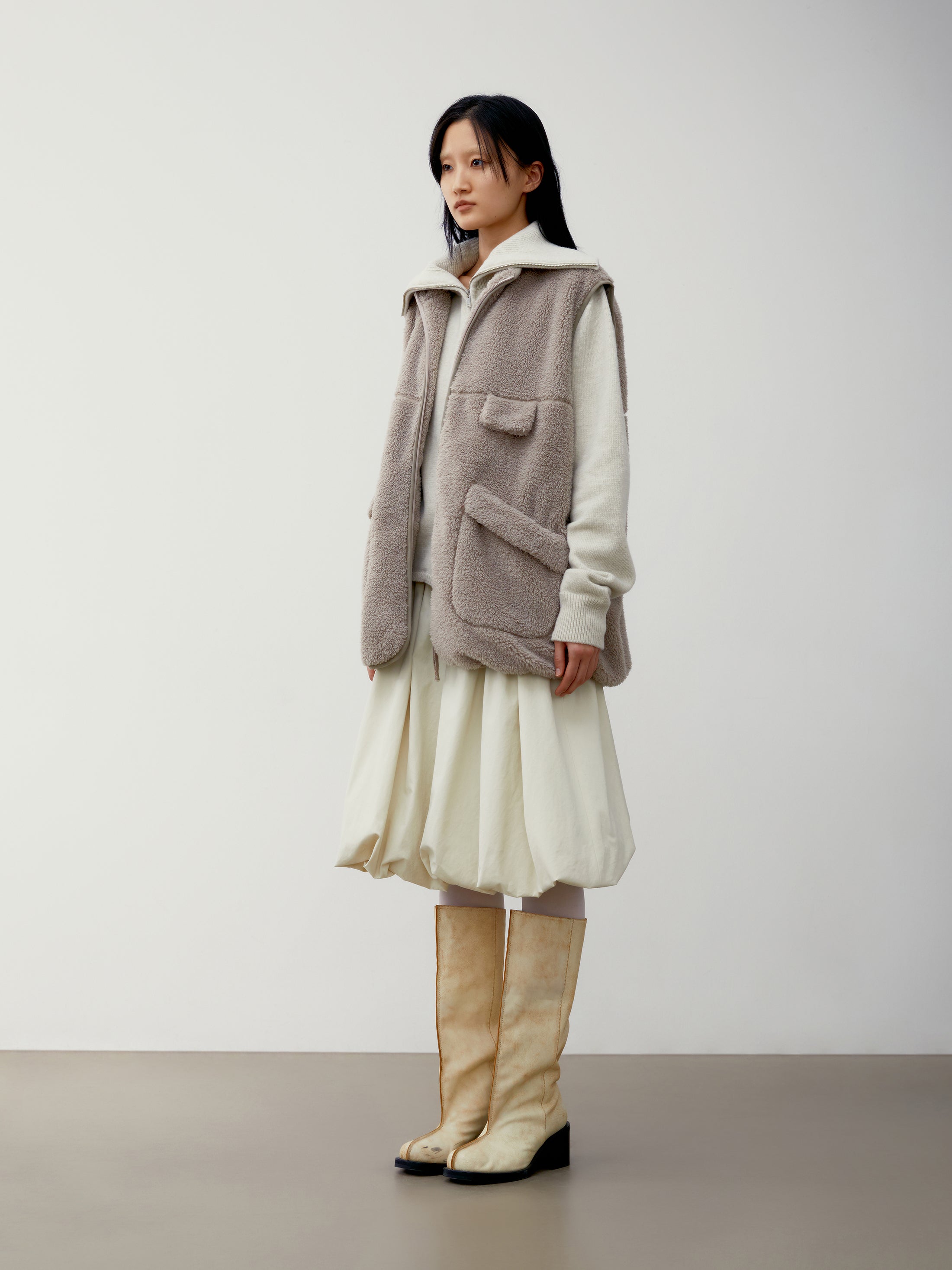 [low_classic] FLEECE ZIP-UP VEST
BEIGE