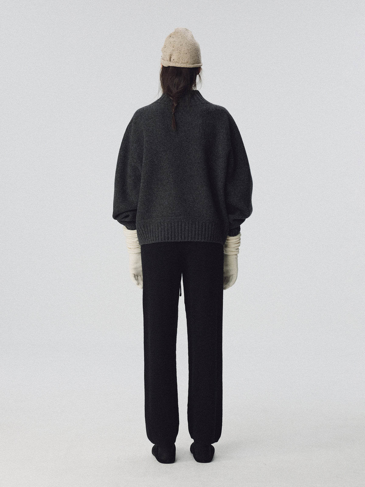 Nothing Written Extreme fine wool pullover (Charcoal)