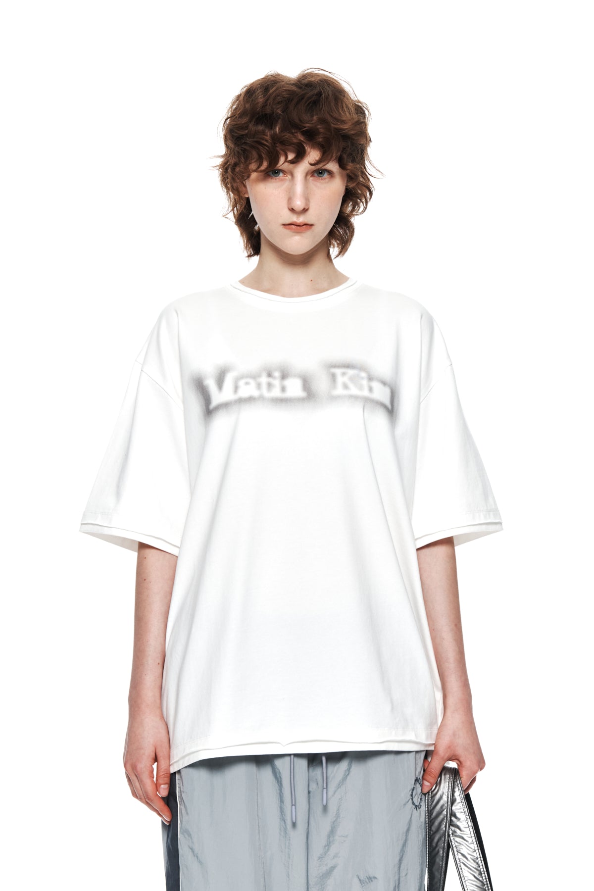 [matinkim] MATIN SHADE LOGO TOP IN WHITE