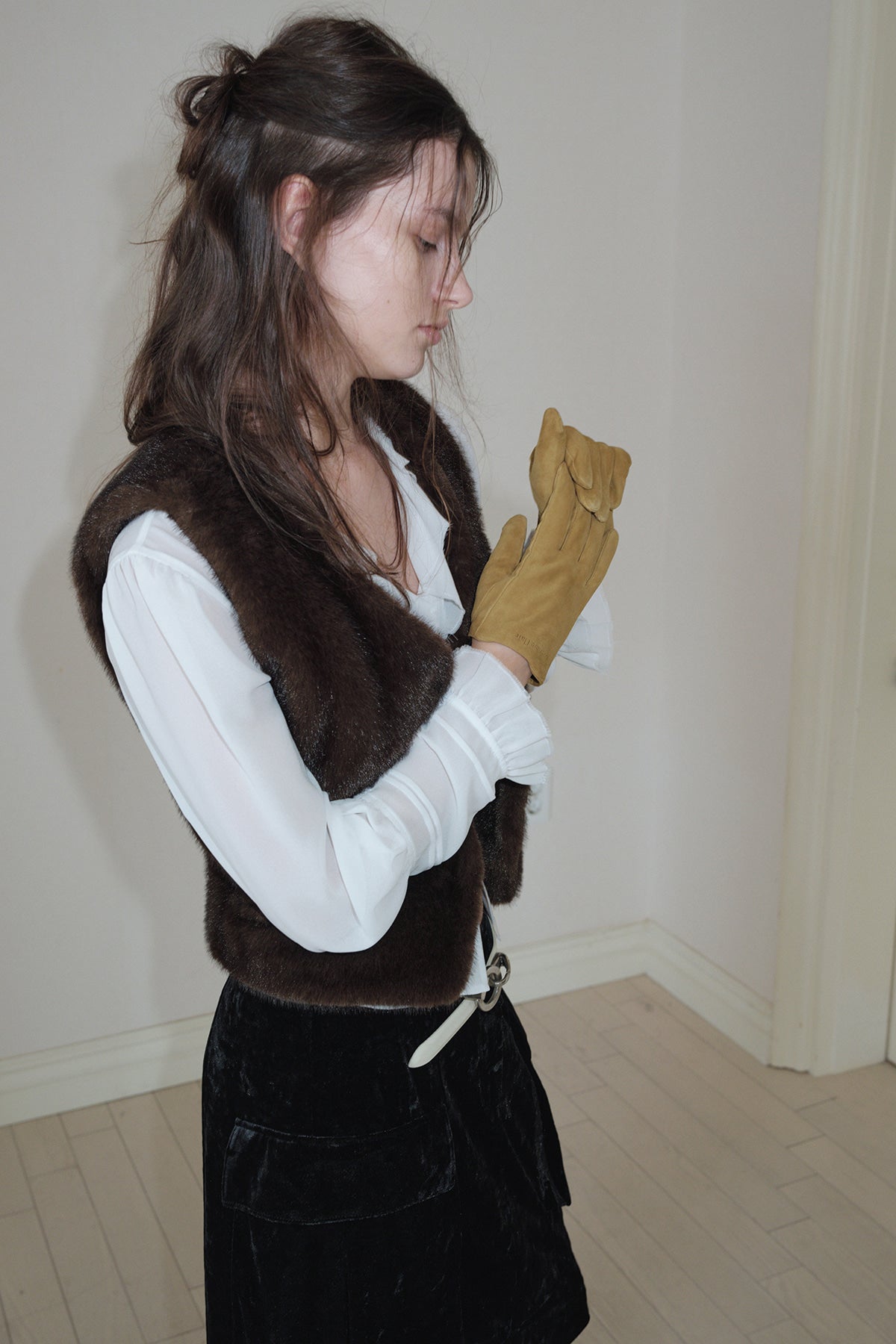 Overdueflair Overdue Lambskin Suede Gloves Camel