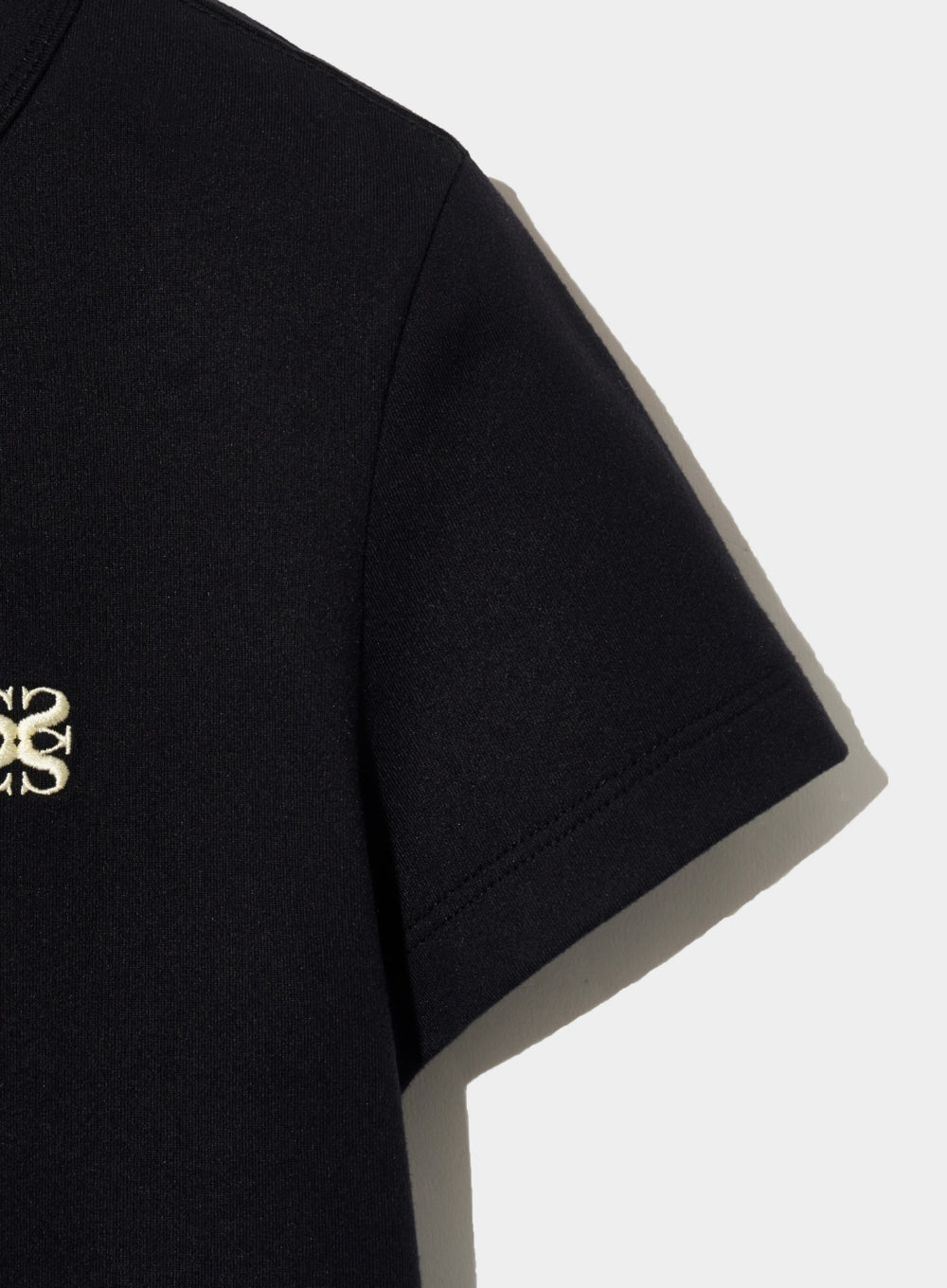 [satur] (W) Essential Basic Logo T-Shirt - Classic Black