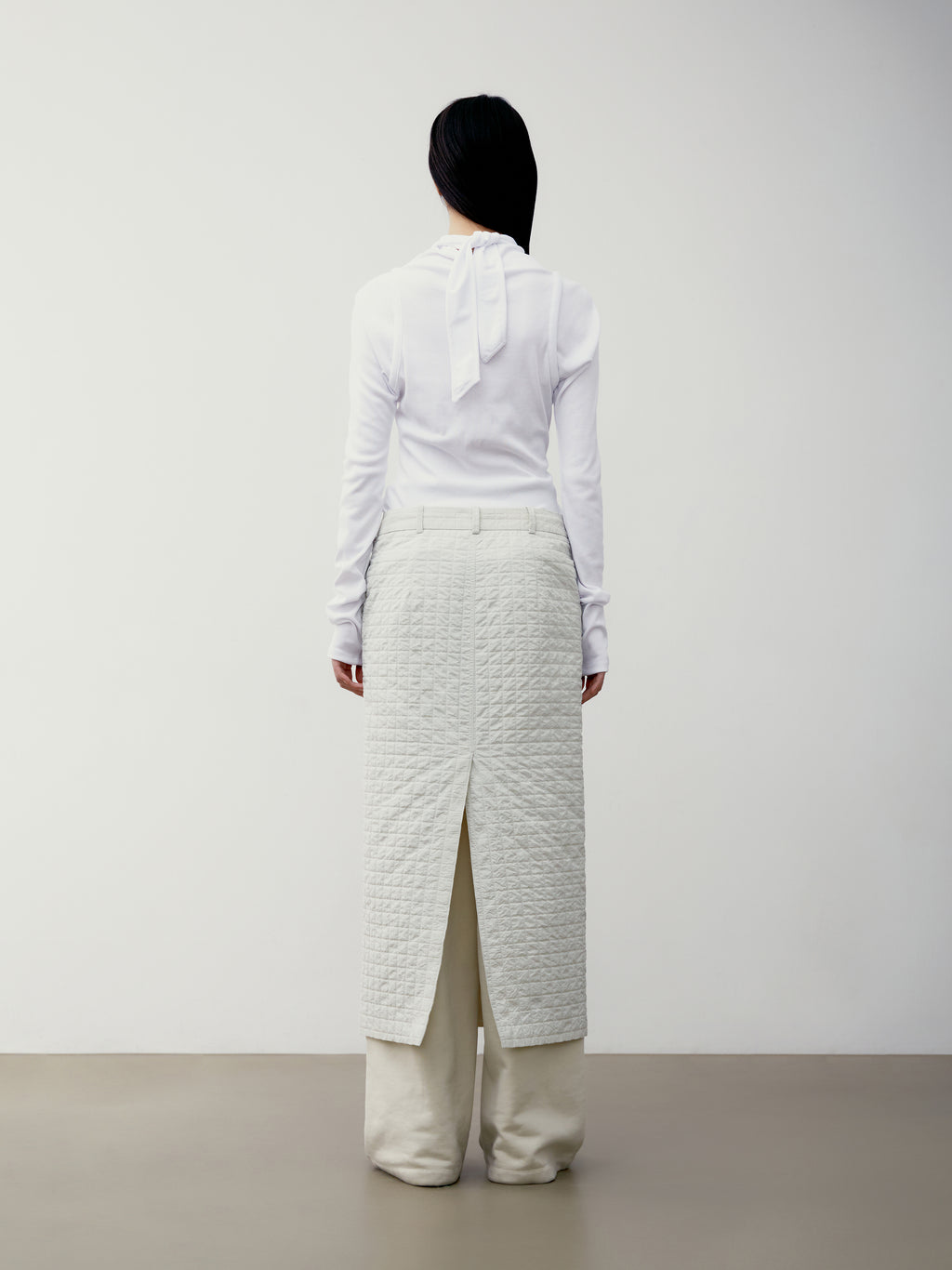 [low_classic] SCARF JERSEY TOP
WHITE