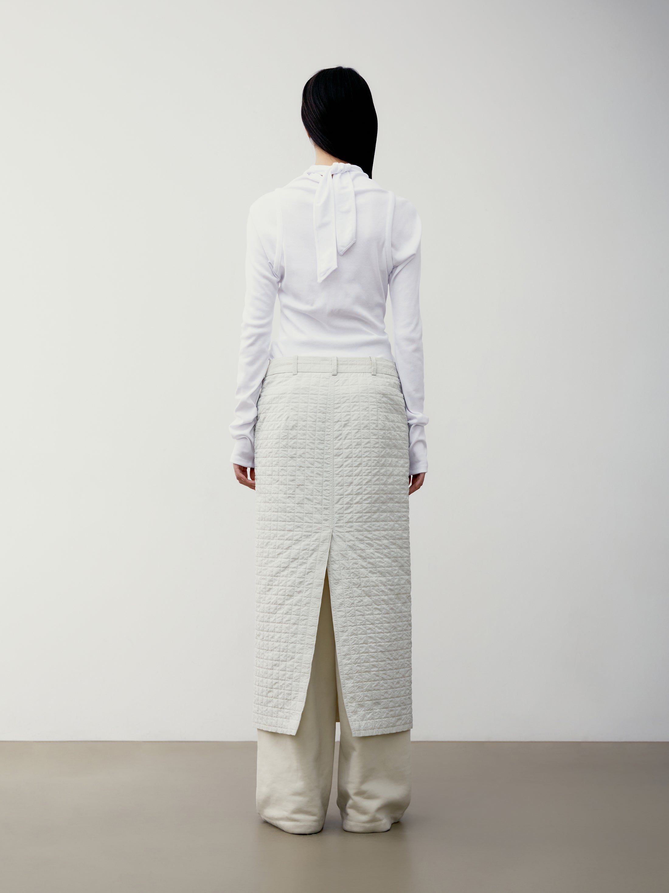 [low_classic] SCARF JERSEY TOP
WHITE