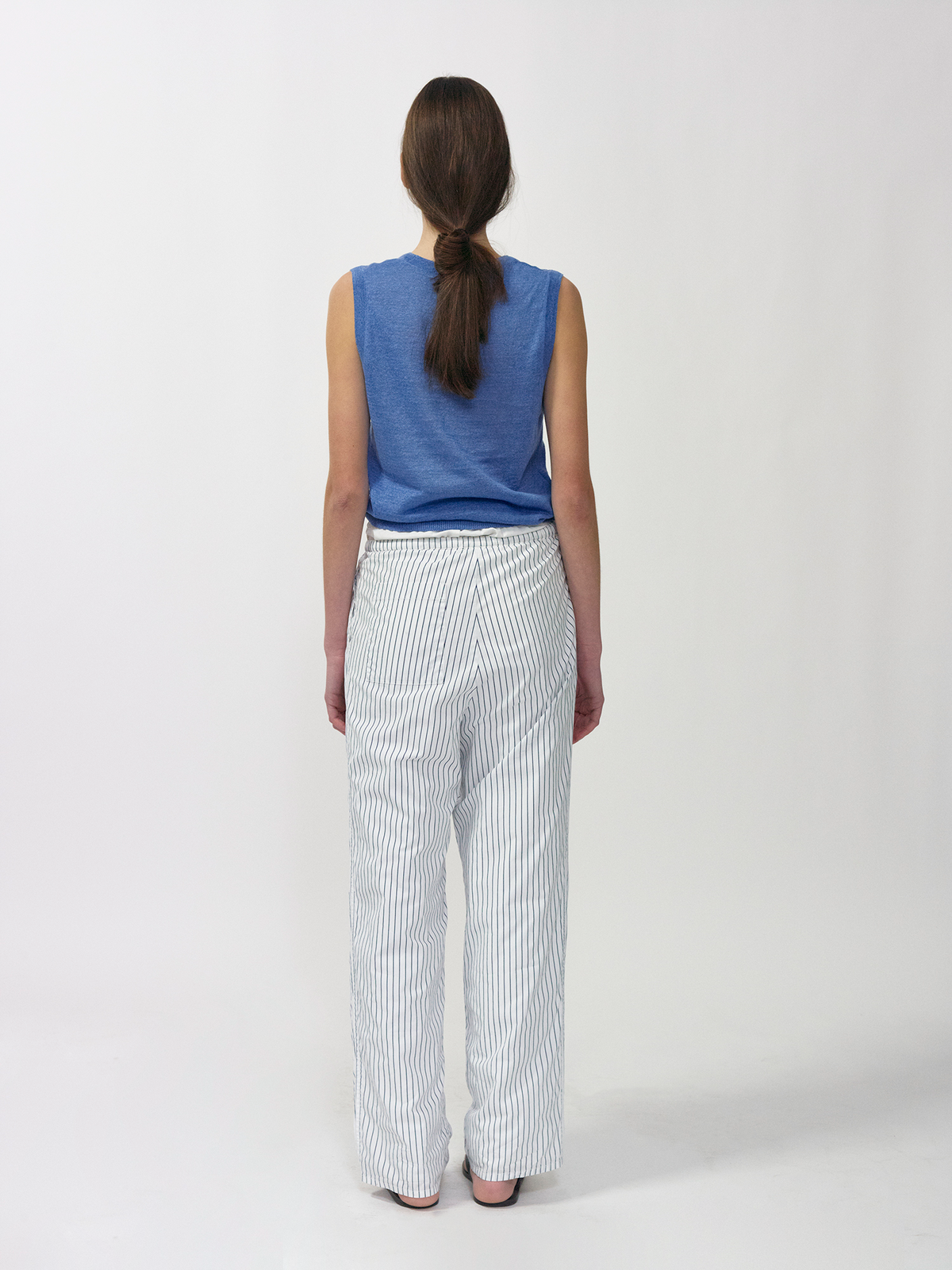 Nothing Written Rola linen sleeveless (Marine blue)