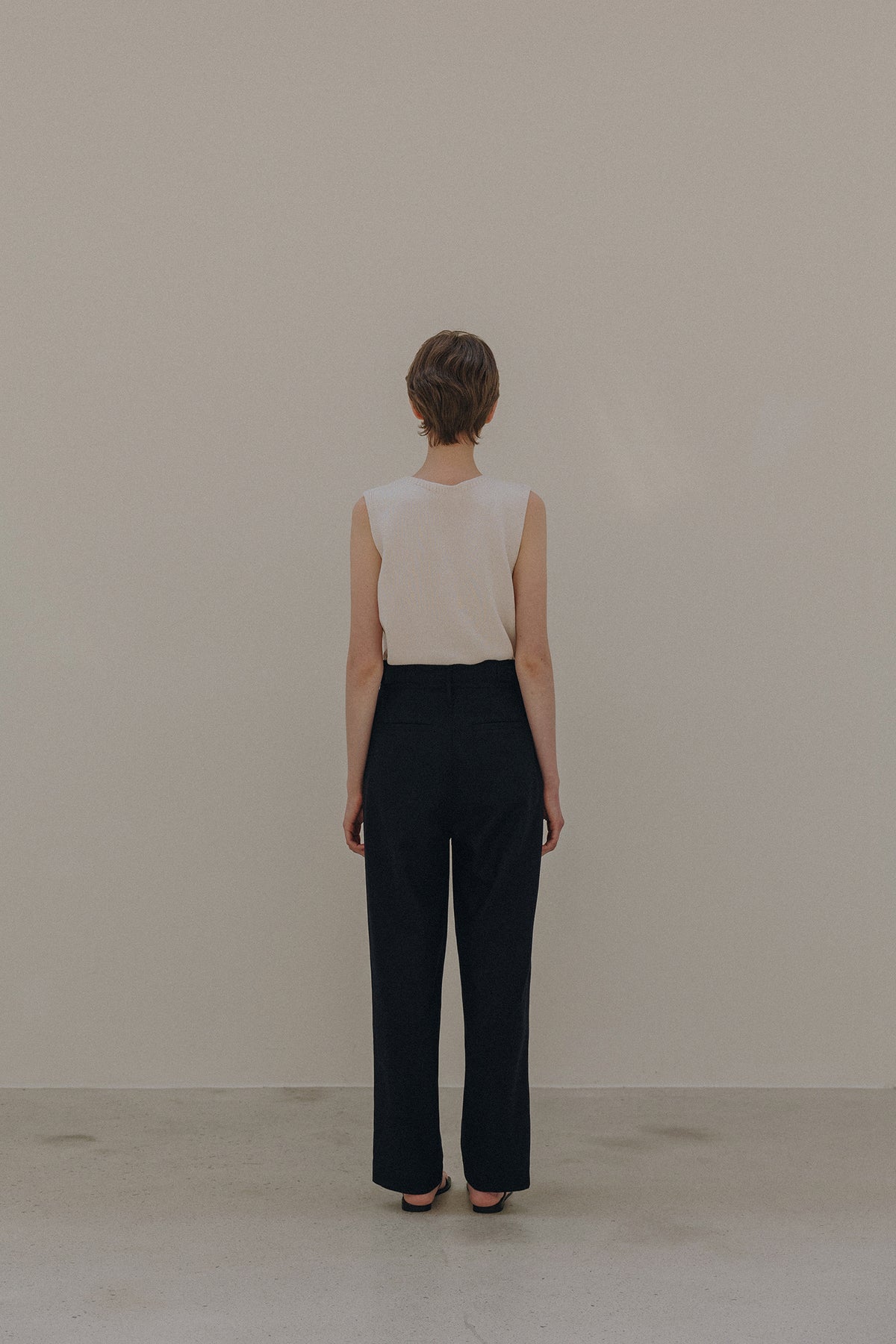 Nothing Written Two tuck wool pants (Navy)