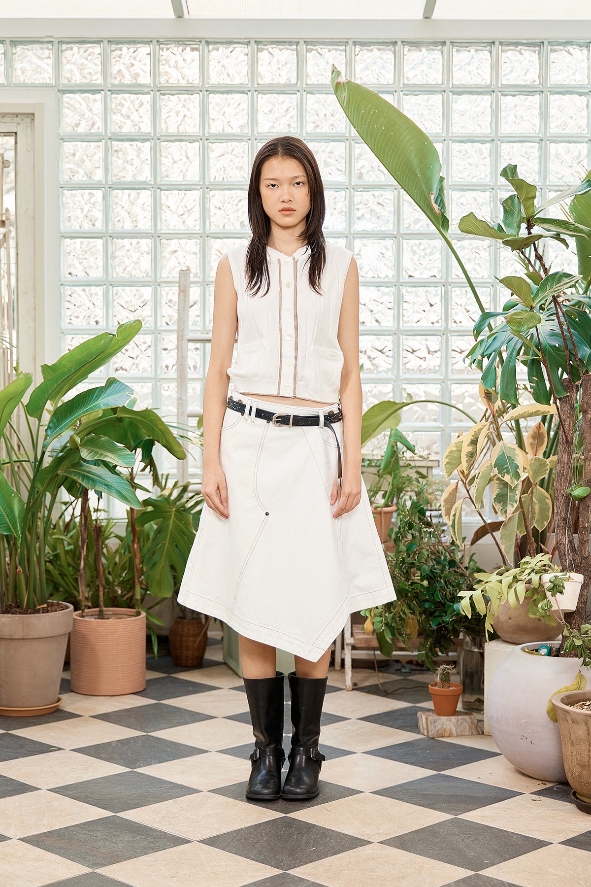 [matinkim] WRINKLE HOODY BUTTON KNIT VEST IN IVORY