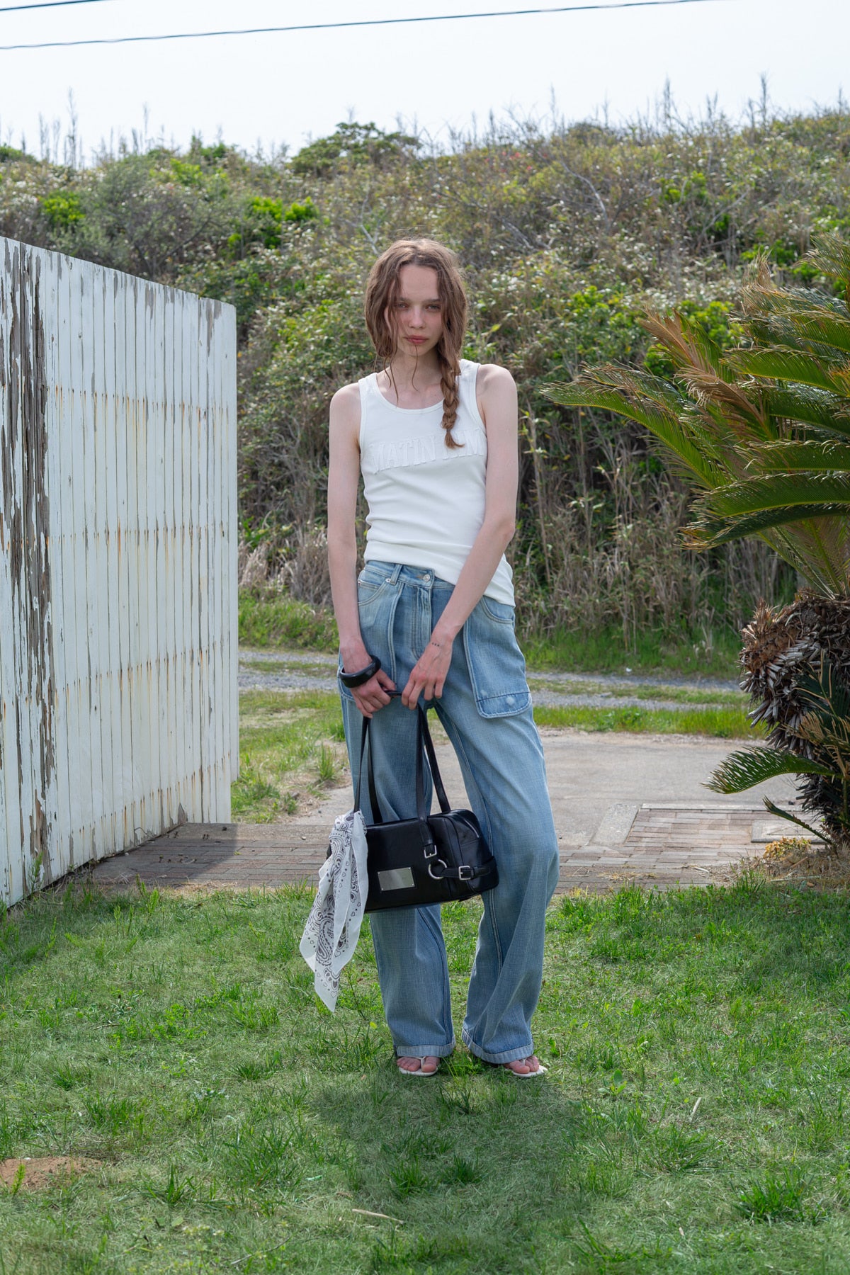 [matinkim] LOGO APPLIQUE SLIM TANK TOP IN WHITE