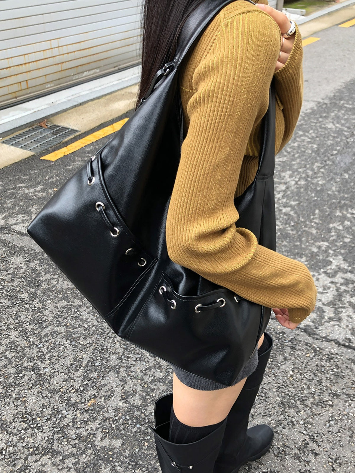 Raive Cela Shoulder