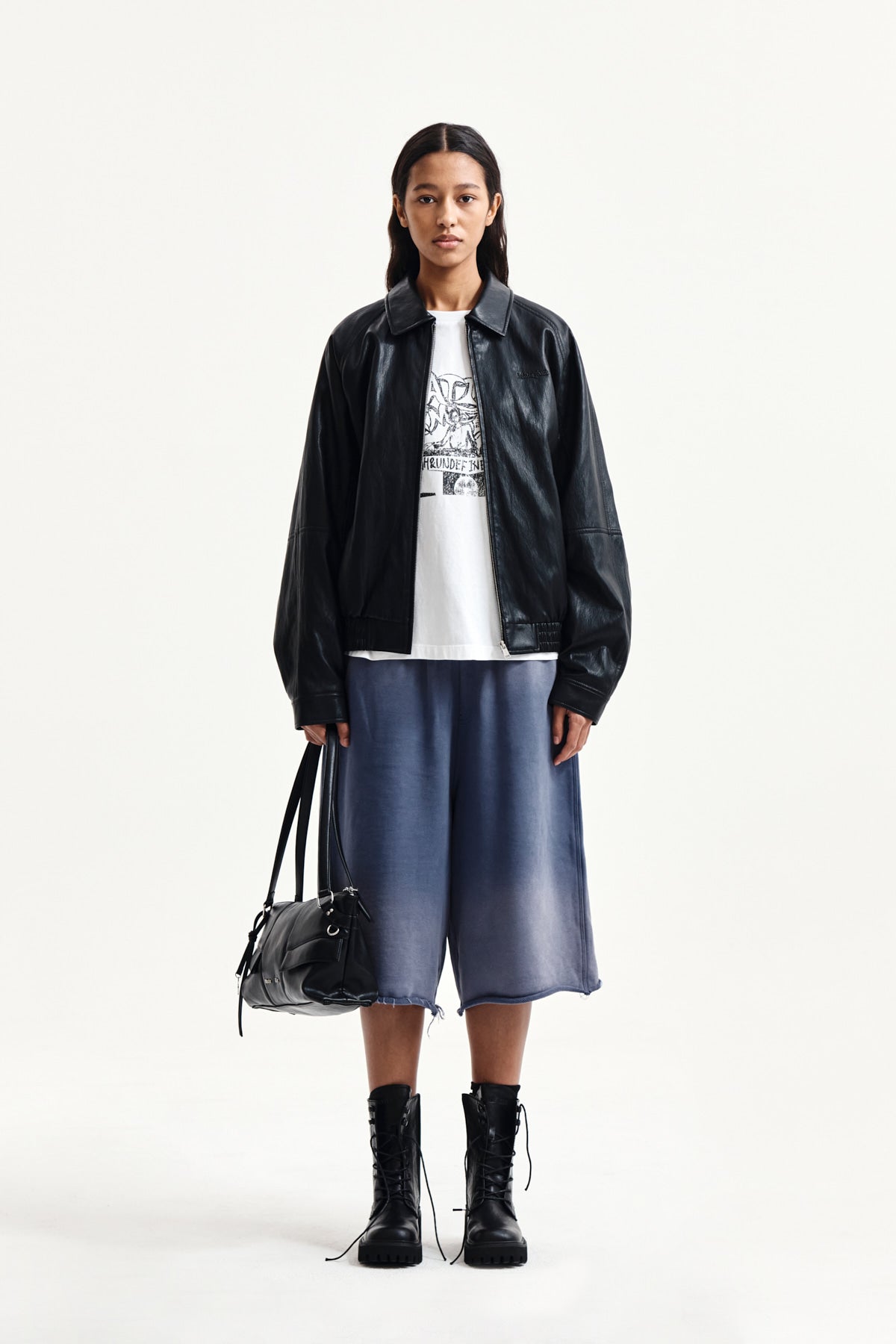 [matinkim] VINTAGE WASHED BACK LOGO BERMUDA SWEATPANTS IN SMOKE BLUE