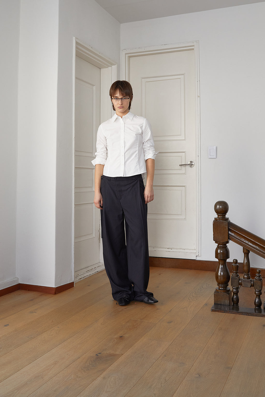 [matinkim] TUCK POINT STRIPE TROUSER IN DARK NAVY