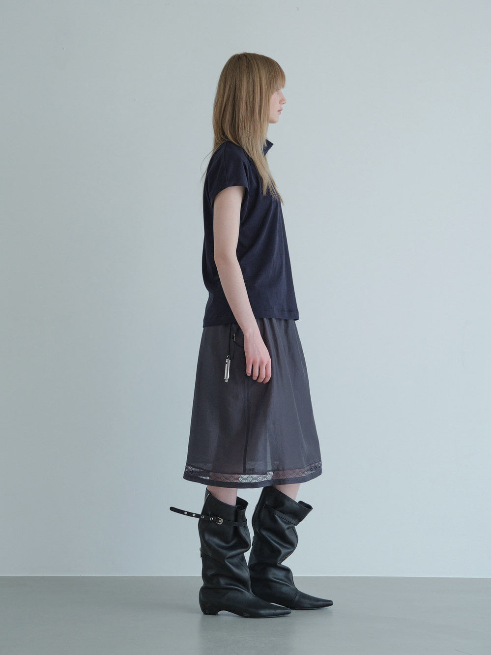 Low Classic See-Through Lace Skirt Charcoal