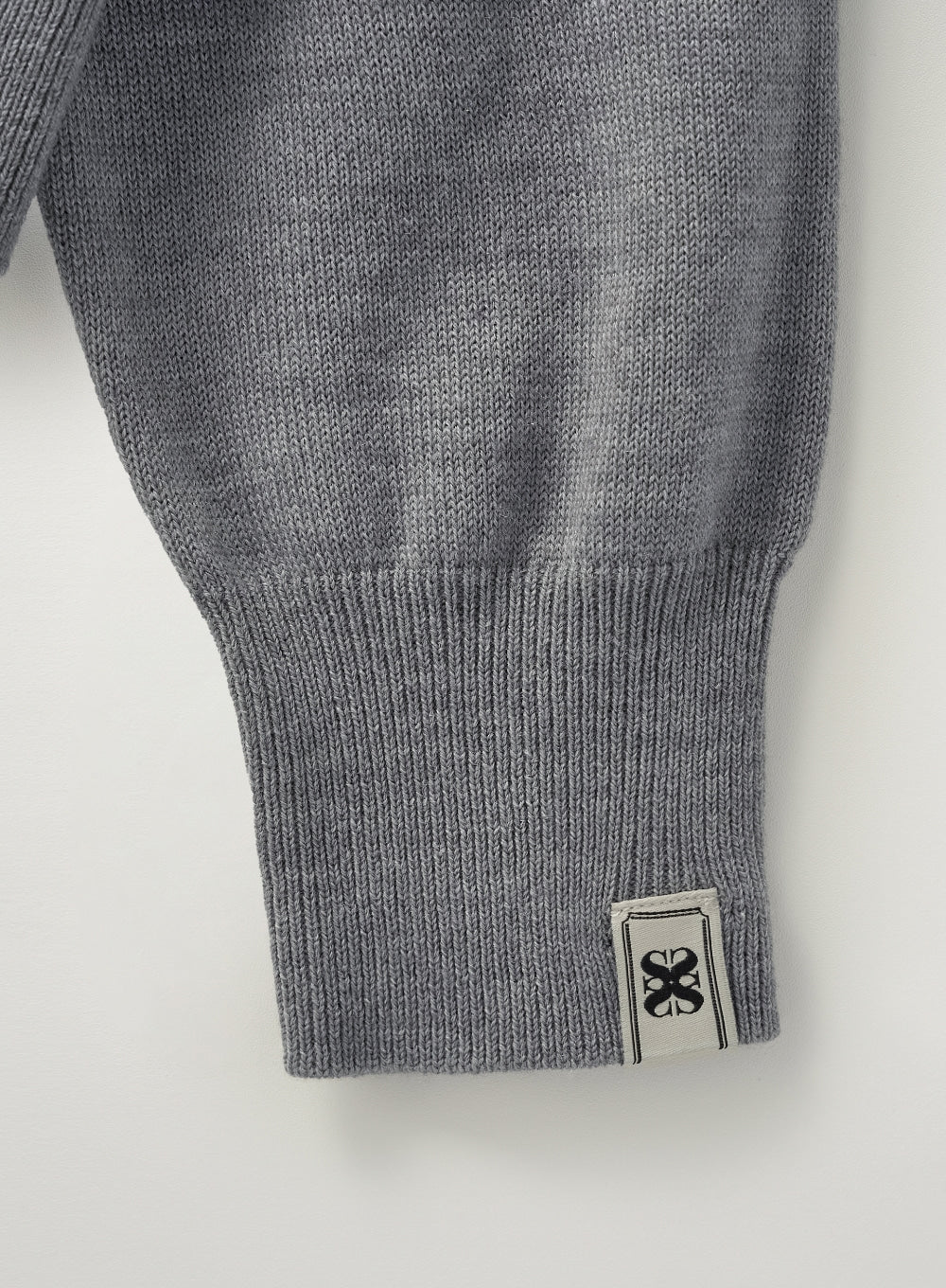 [satur] (W) V-Neck Fine Wool Knit - Melange Gray