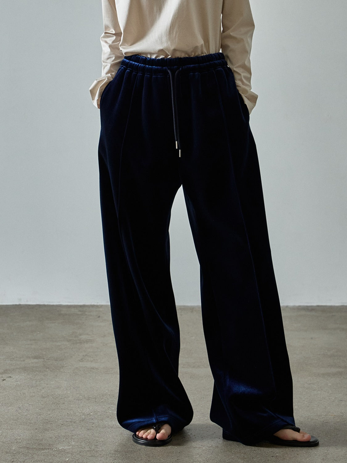 Facade Pattern Relaxed Velvet Pants navy