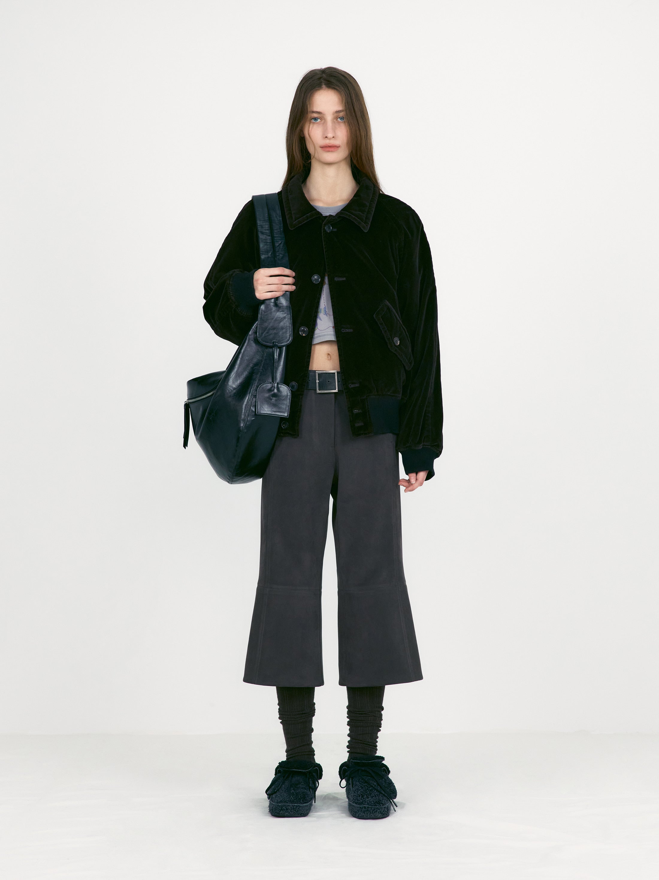 [low_classic] Suede Capri Pants
Brown