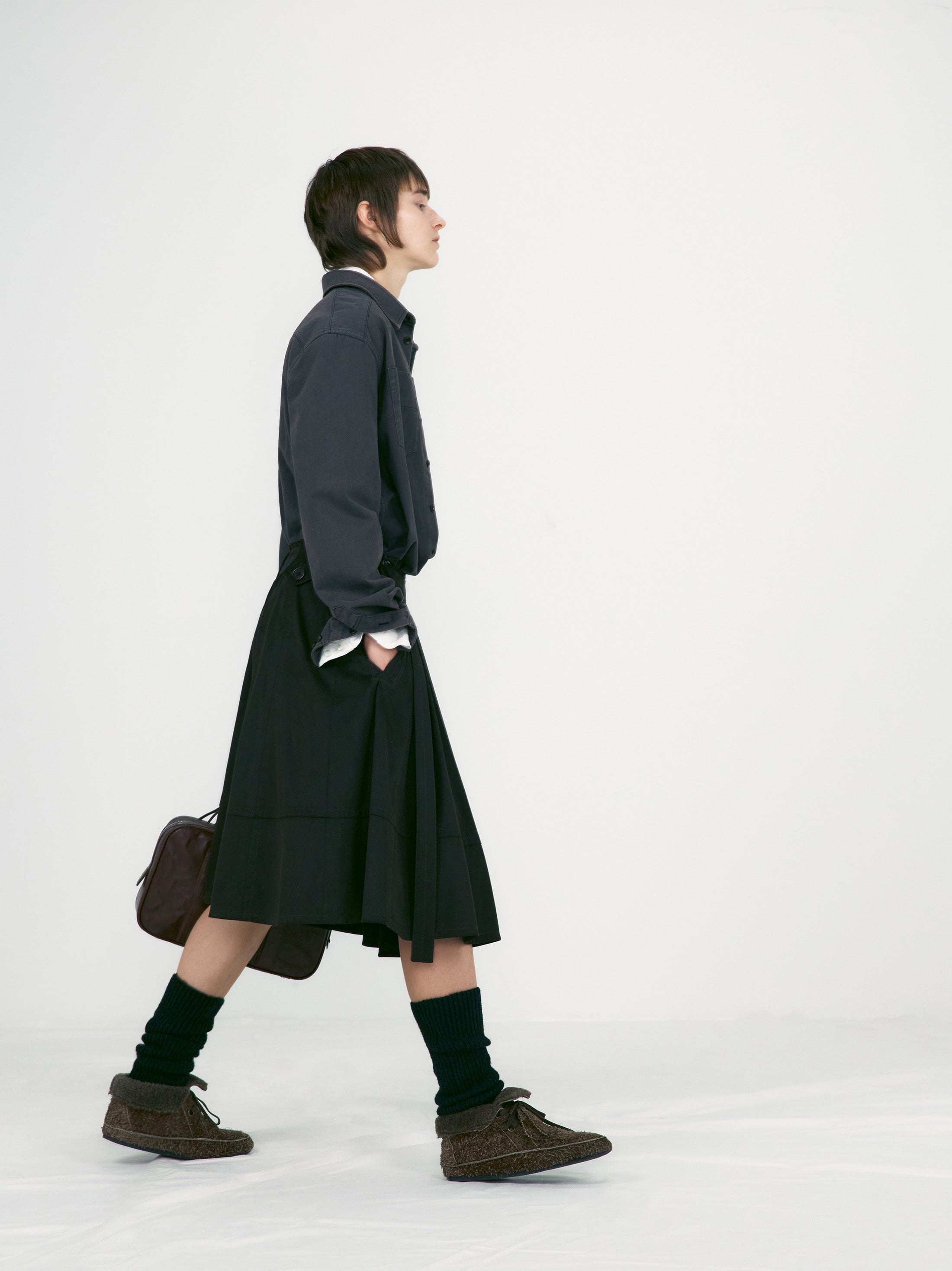 [low_classic] Flared Hem Leg Warmer
Black