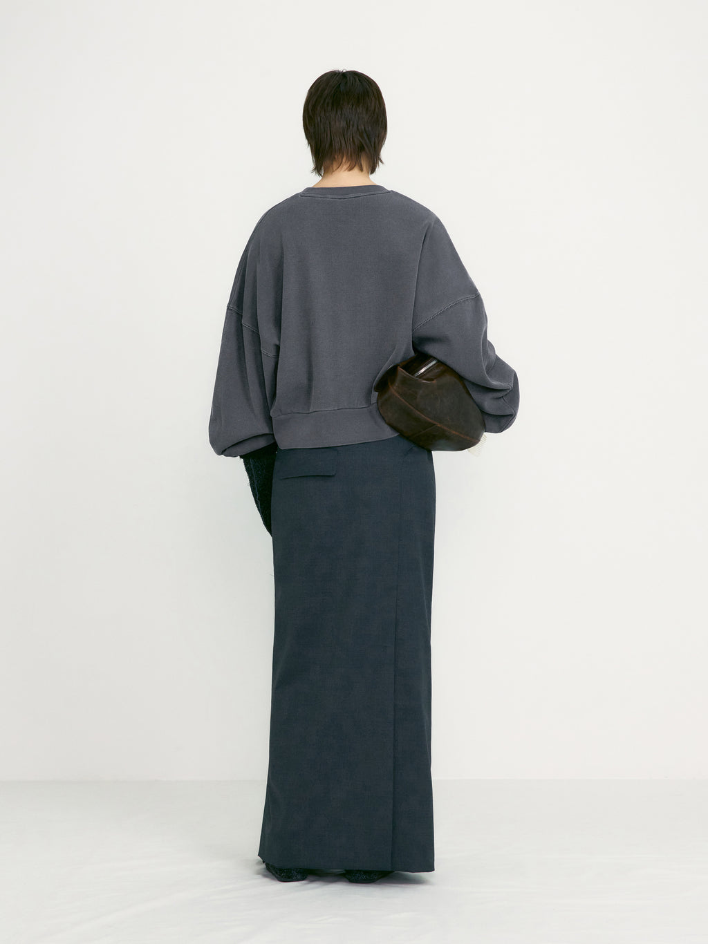 [low_classic] Washed Rockstar Cat Sweatshirt
Greyish Purple