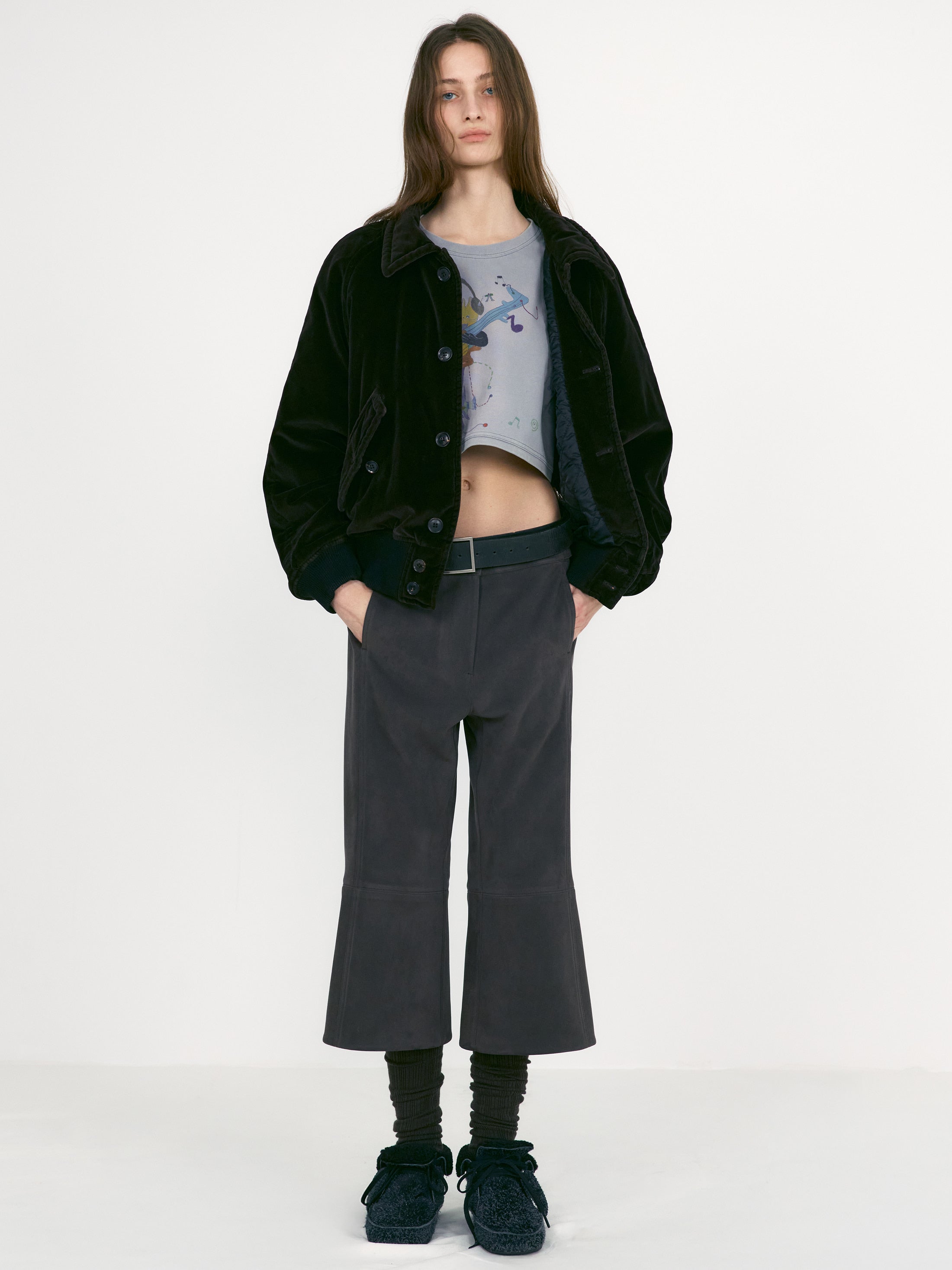 [low_classic] Suede Capri Pants
Brown