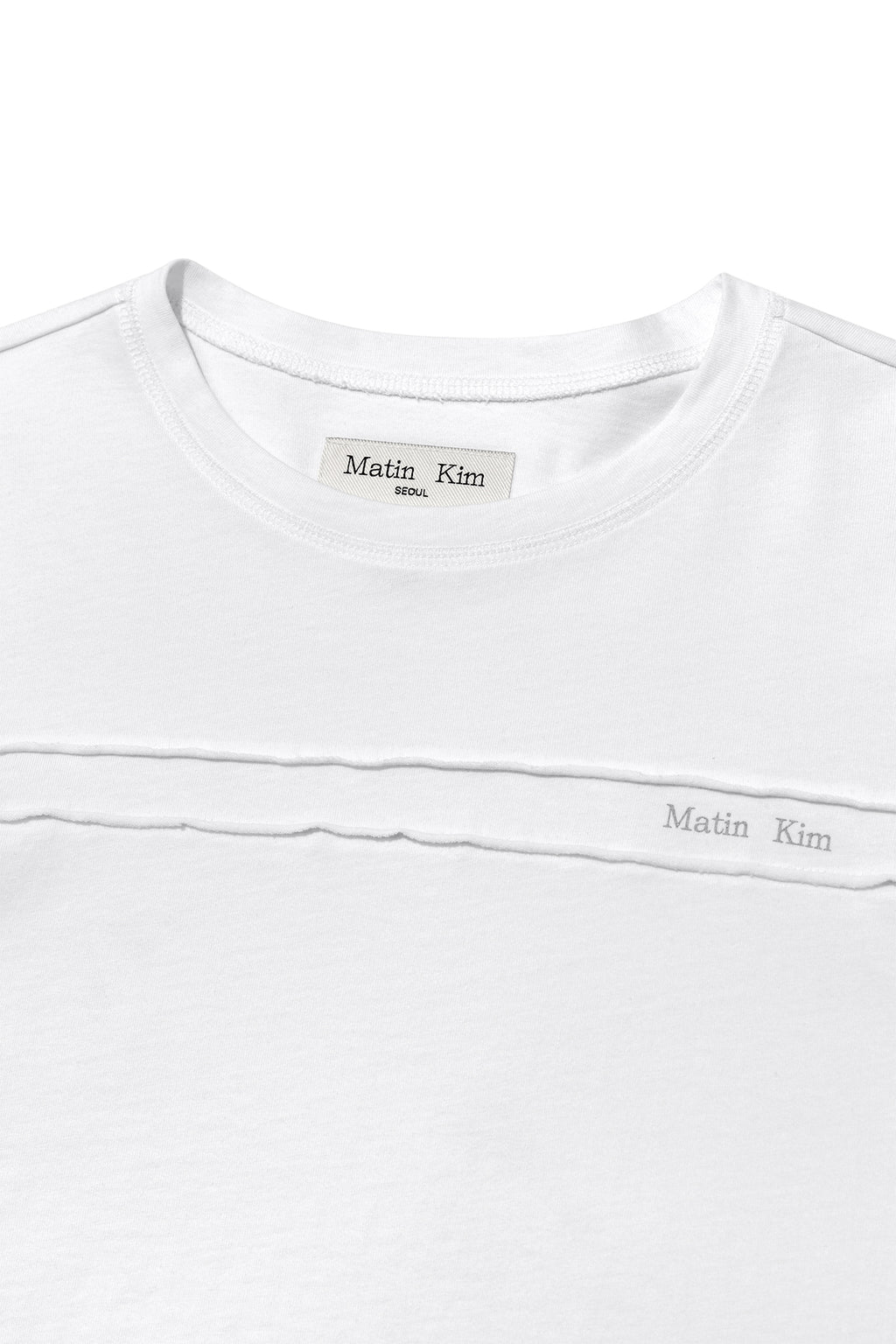 [matinkim] CUT LINE DETAIL LONG SLEEVE LOGO TOP IN WHITE