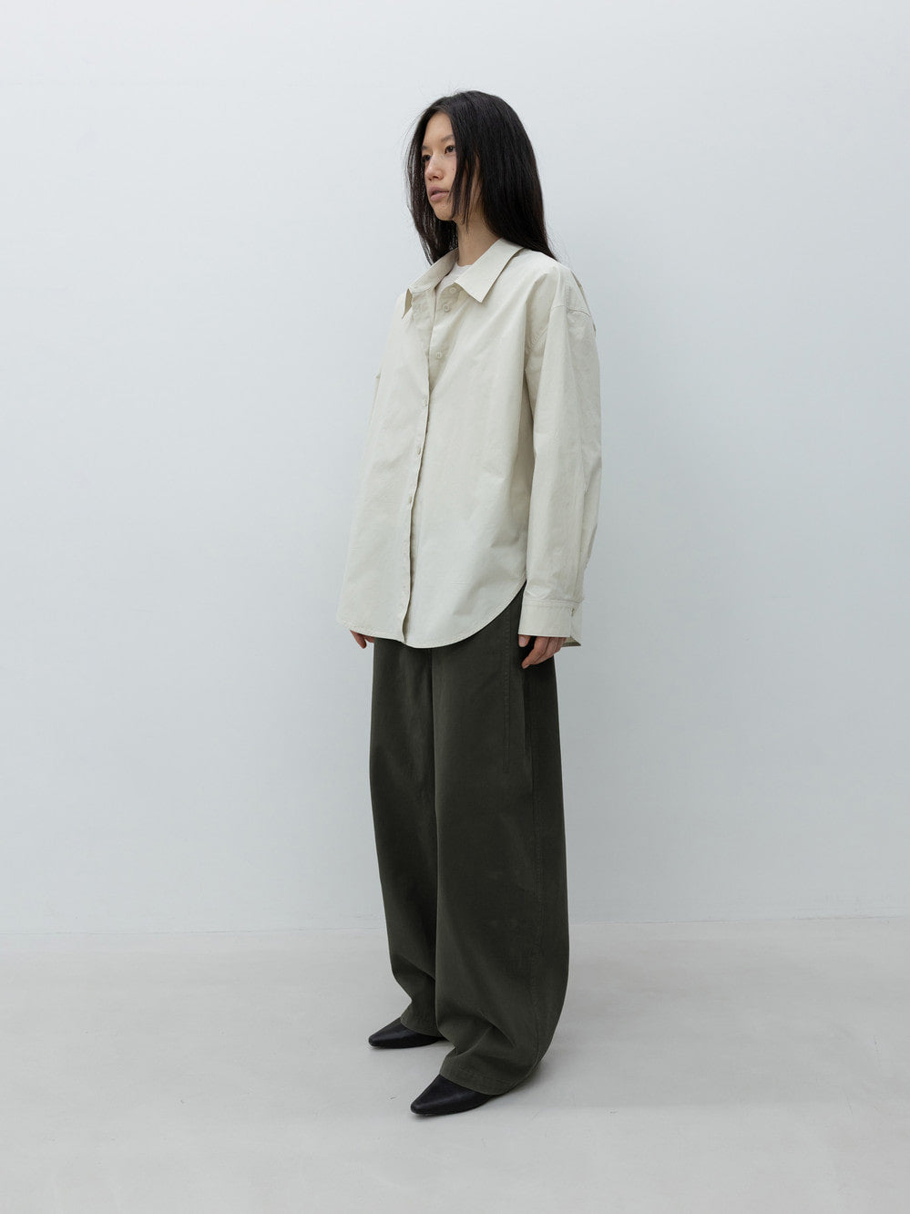 Low Classic Wide-Fit Curved Cotton Pants Khaki