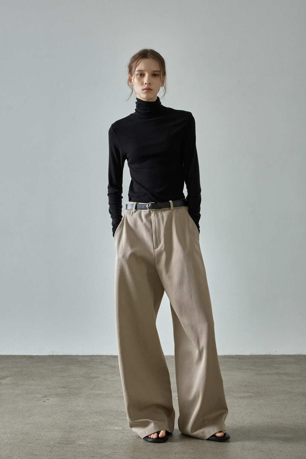 Facade Pattern Relaxed Cotton Pants olive beige