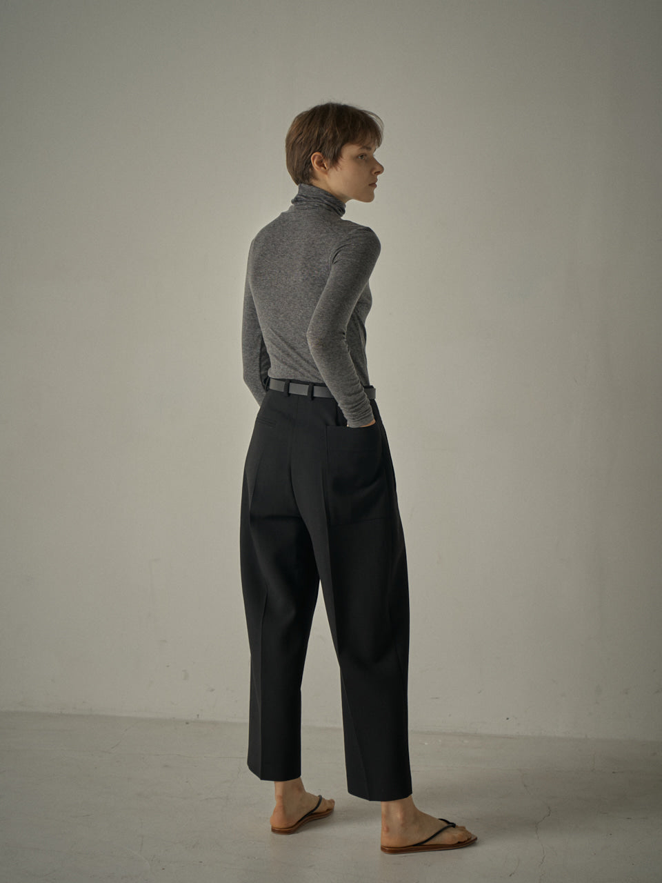 Facade Pattern Round Wool Pants black