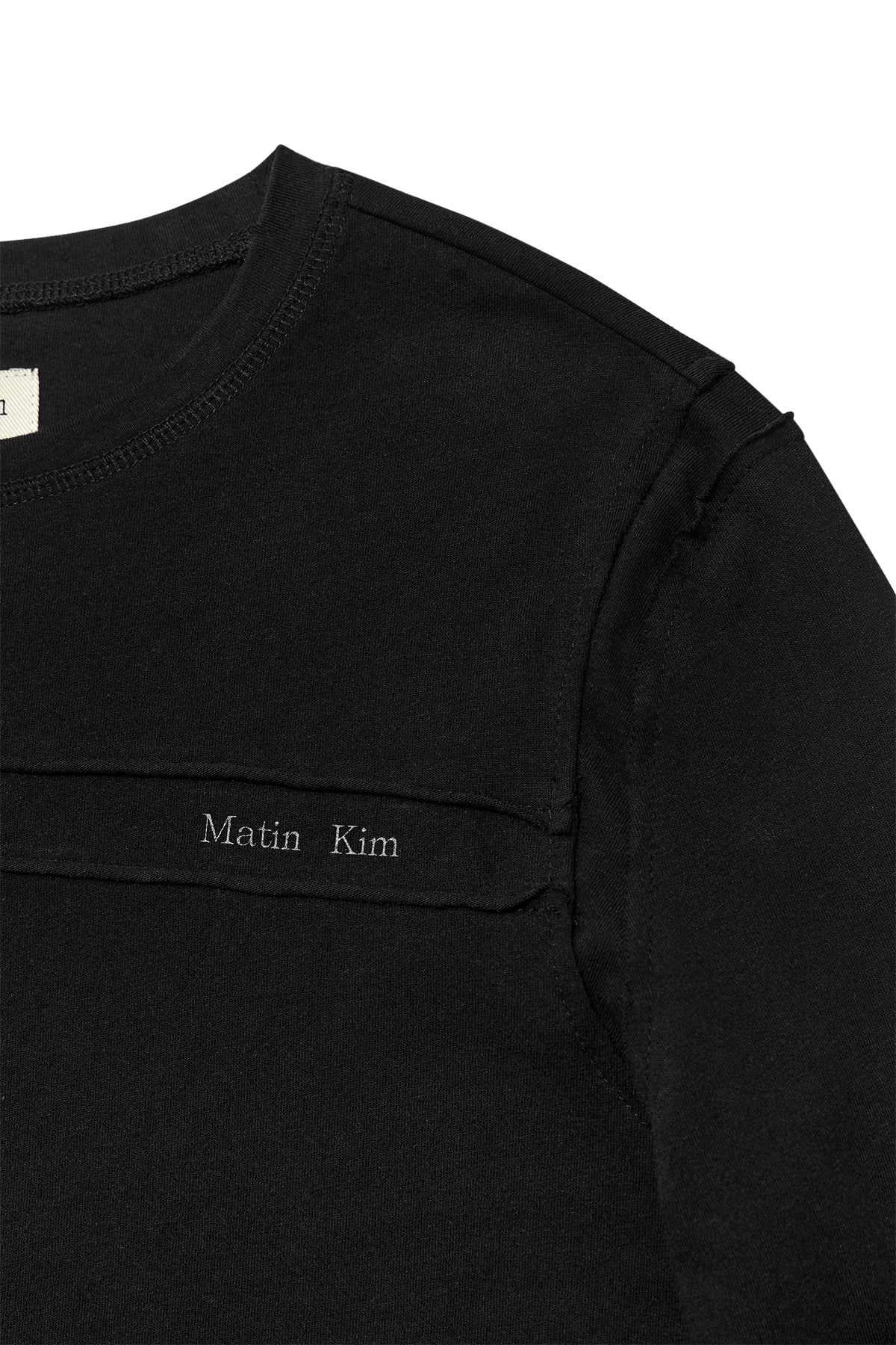 [matinkim] CUT LINE DETAIL LONG SLEEVE LOGO TOP IN BLACK