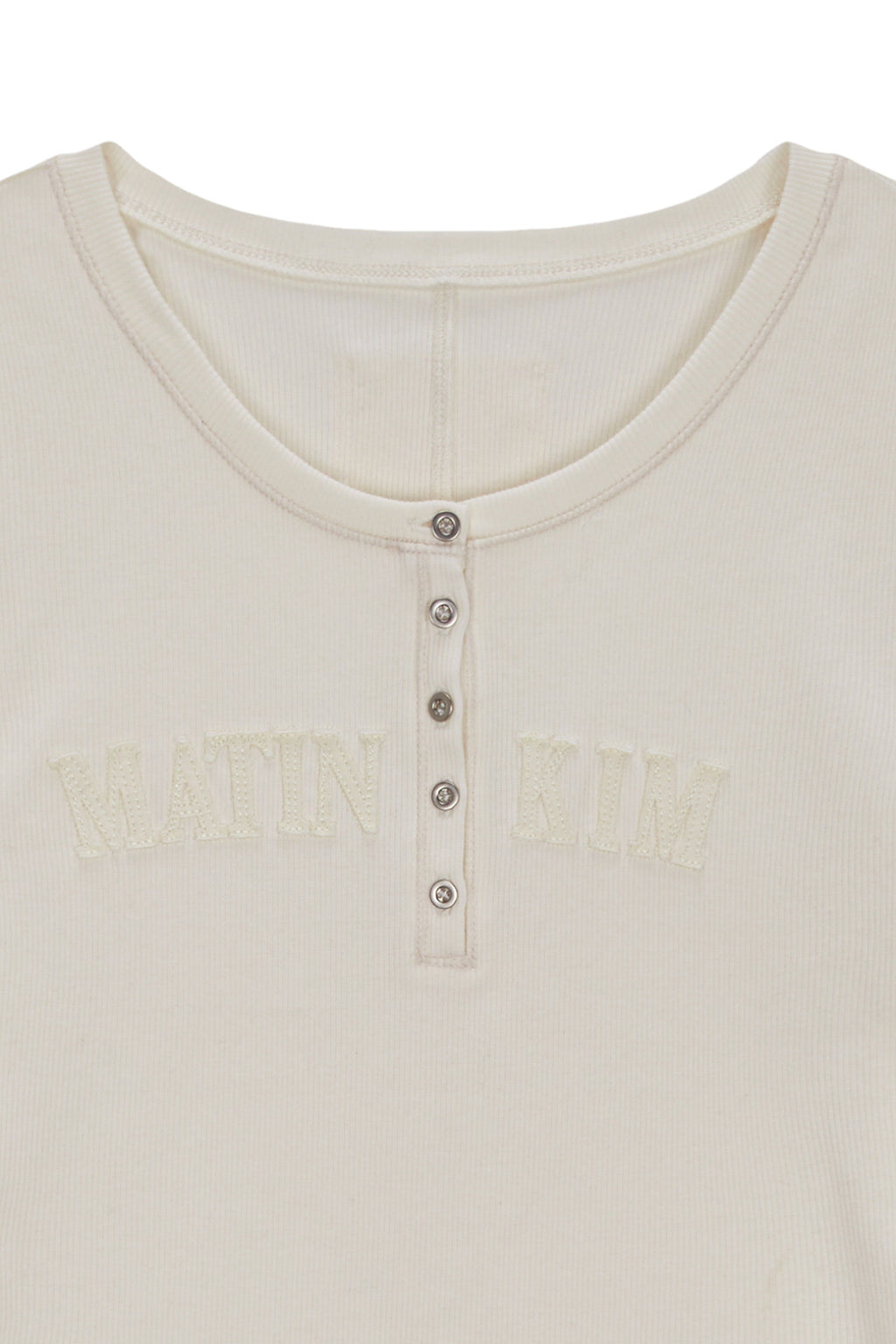 [matinkim] APPLIQUE LOGO HENLY NECK SLIM TOP IN IVORY