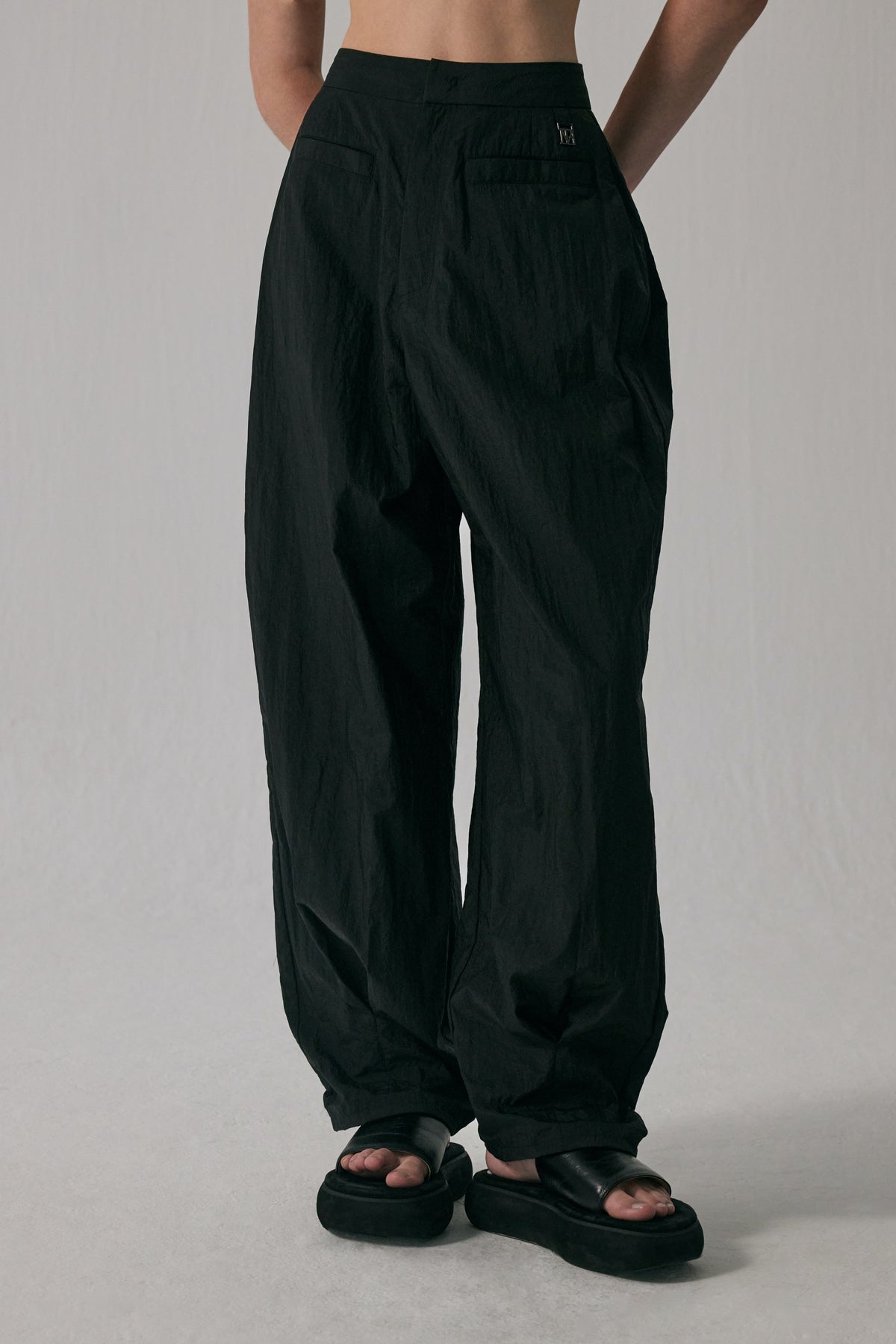 Treemingbird Double Box Pleats Nylon Slacks Black
