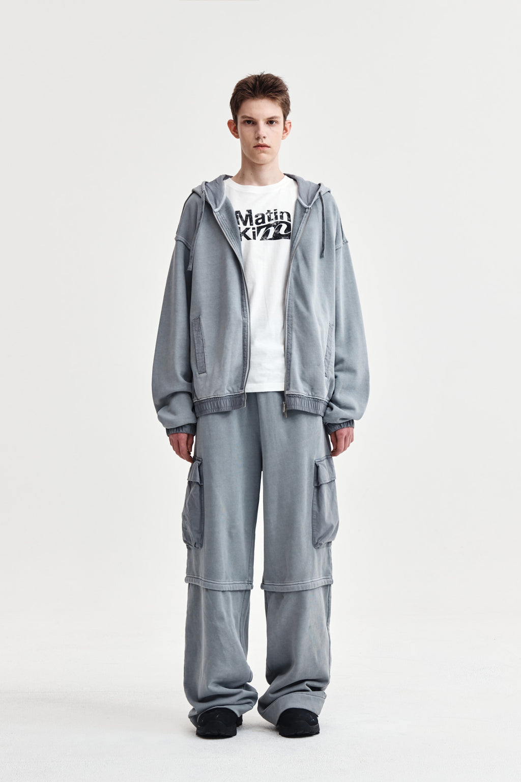 [matinkim] PIGMENT DYED CARGO PANTS FOR MEN IN LIGHT GREY