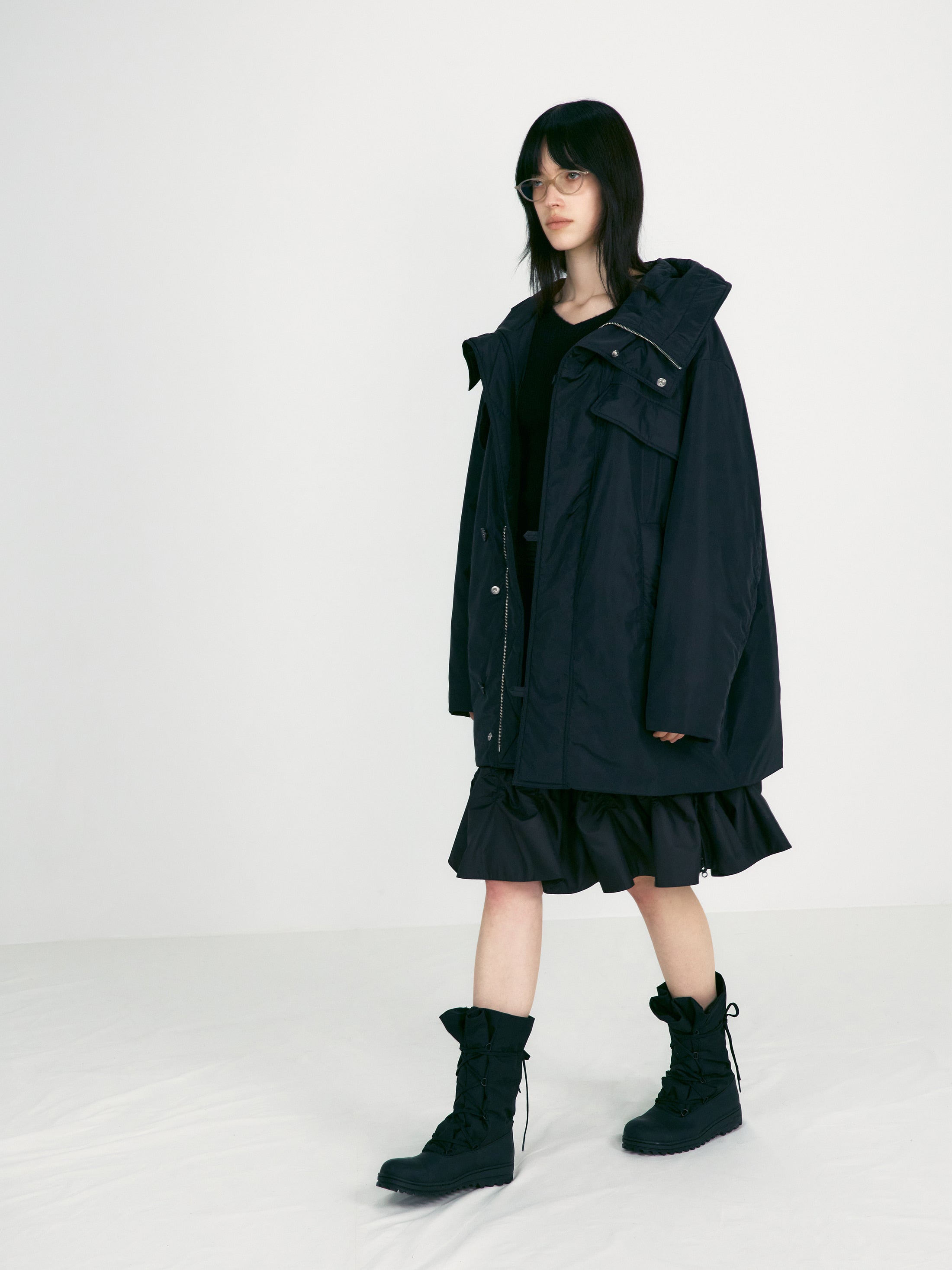 [low_classic] Oversized Padded Hood Parka
Black