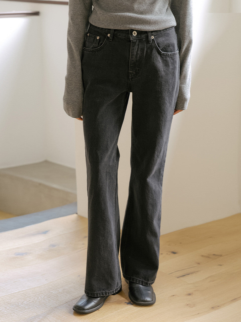 Tillidie Low-rise vintage flare jeans Black
