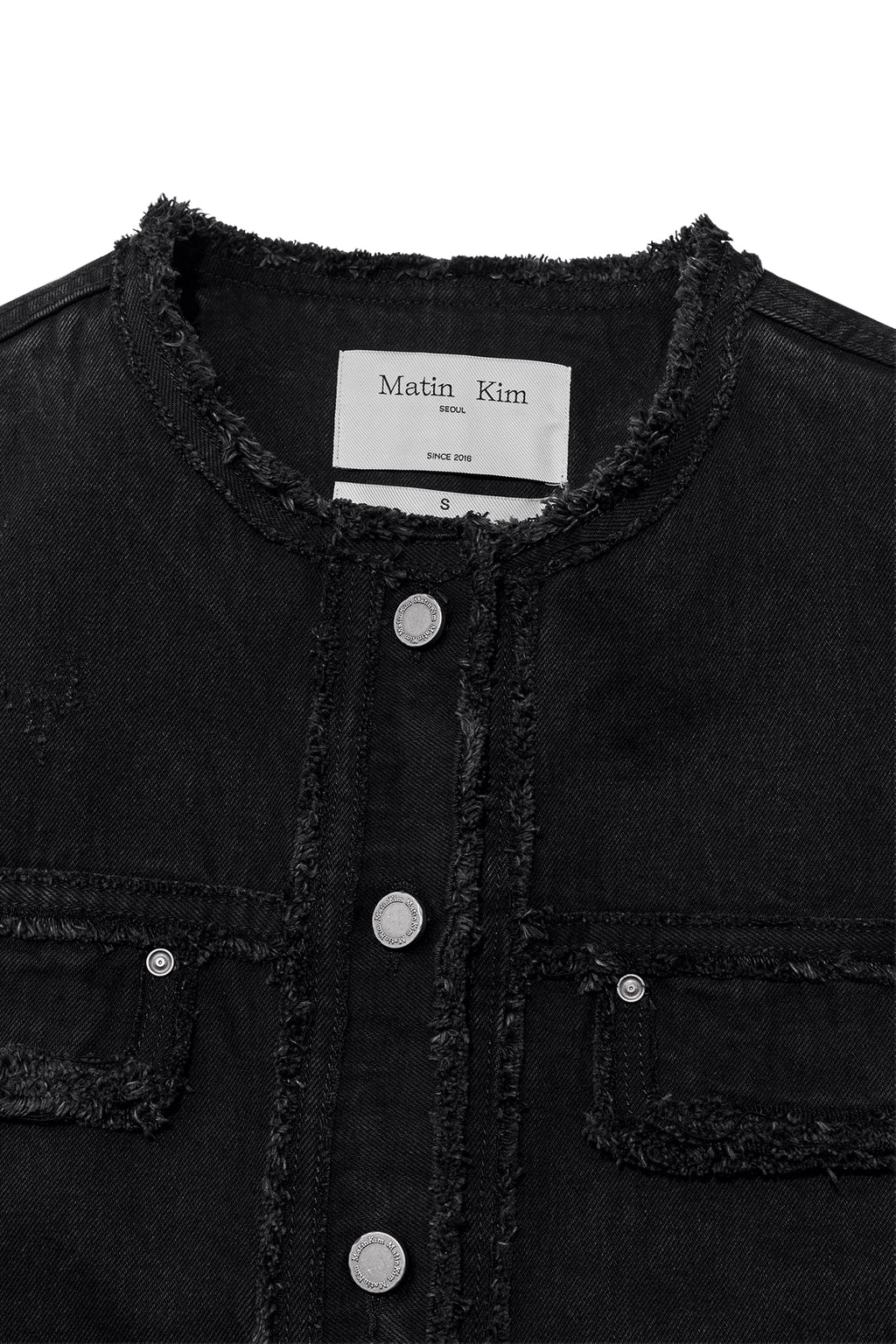 [matinkim] COLLARLESS DAMAGE DENIM JACKET IN BLACK